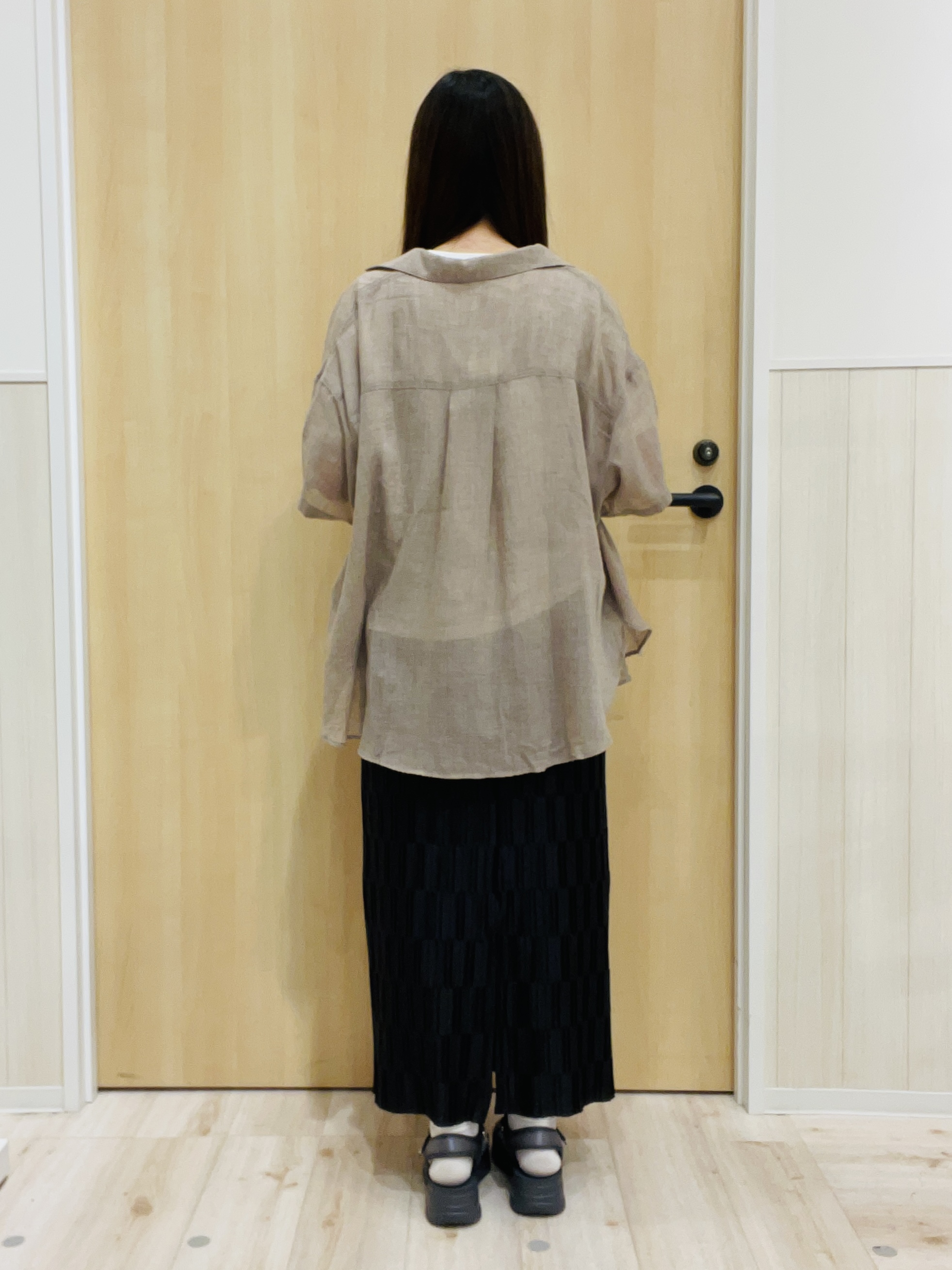 minamiさんの「SHOO･LA･RUE｜【S-LL】ナチュラルに決まる 半袖シアーシャツジャケット」を使ったコーディネート