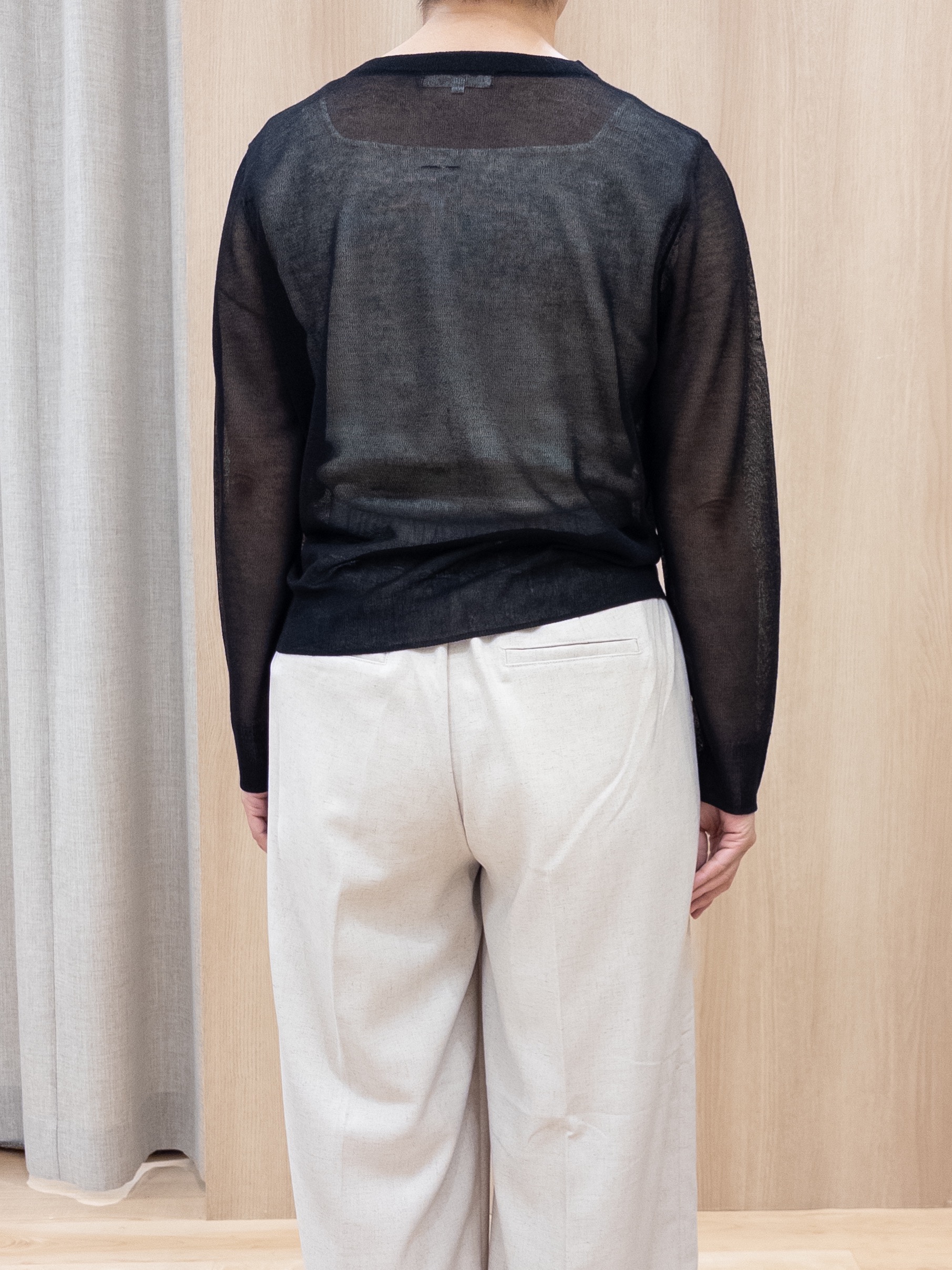 シュウコさんの「grove｜高評価！【洗える/名品】大人の透け感、シアーカーディガン」を使ったコーディネート