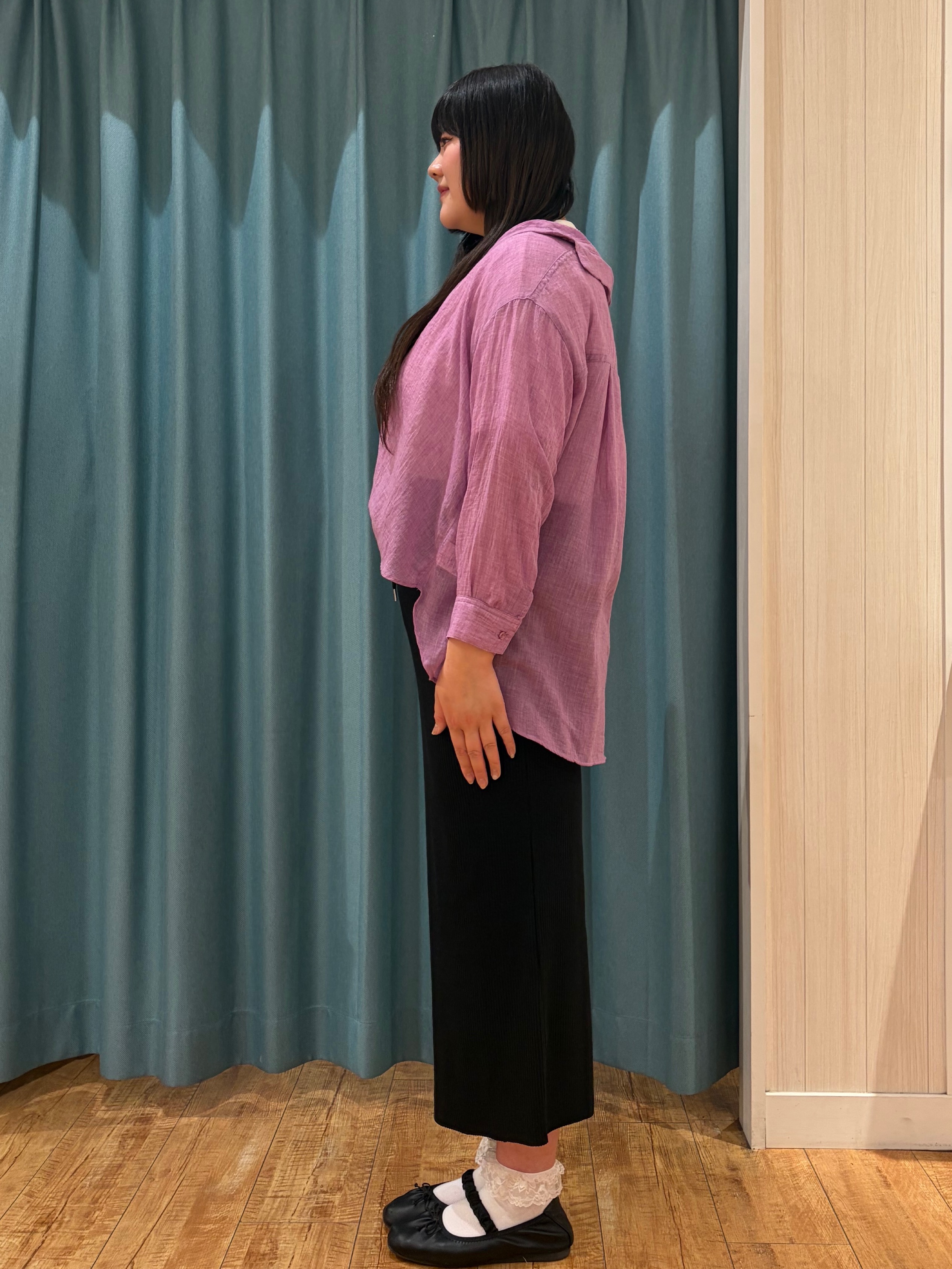 うりさんの「SHOO･LA･RUE｜【体型カバー】ふんわり質感 やわらかこなれシアーシャツ」を使ったコーディネート