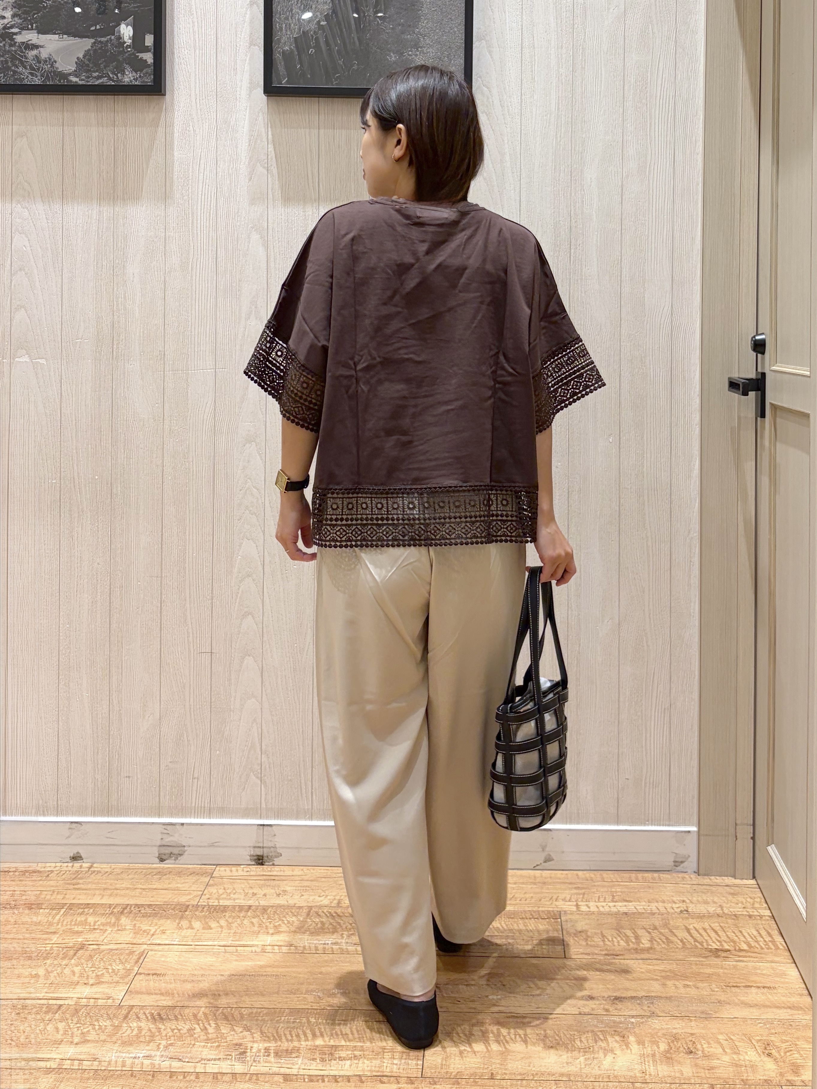 shirayuuuさんの「SHOO･LA･RUE｜【洗濯機可/ひんやり/体型カバー/S-LL】レース使いがポイント デザインTシャツ」を使ったコーディネート
