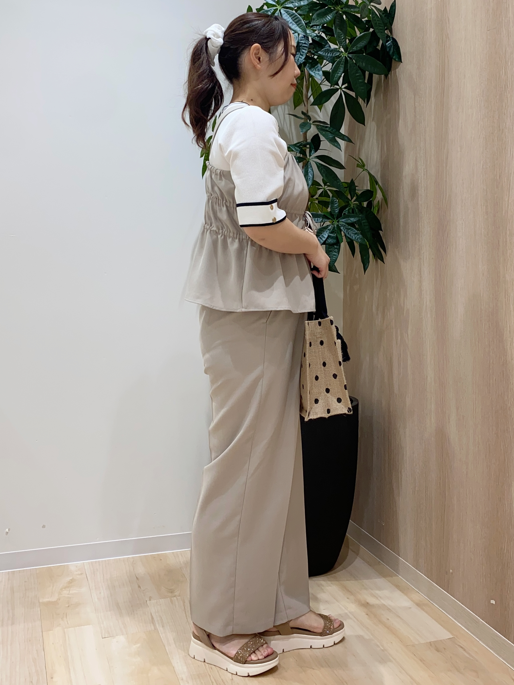 HANAさんの「grove｜【シリーズ累計36万枚/名品ニット】やわらかドライタッチ 袖メッシュ編みニット」を使ったコーディネート