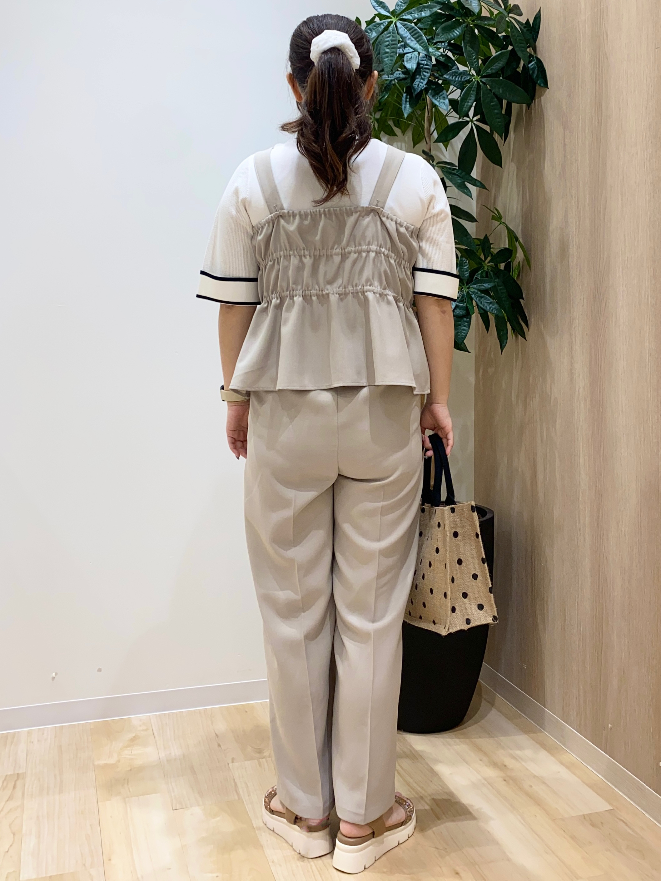 HANAさんの「grove｜【シリーズ累計36万枚/名品ニット】やわらかドライタッチ 袖メッシュ編みニット」を使ったコーディネート