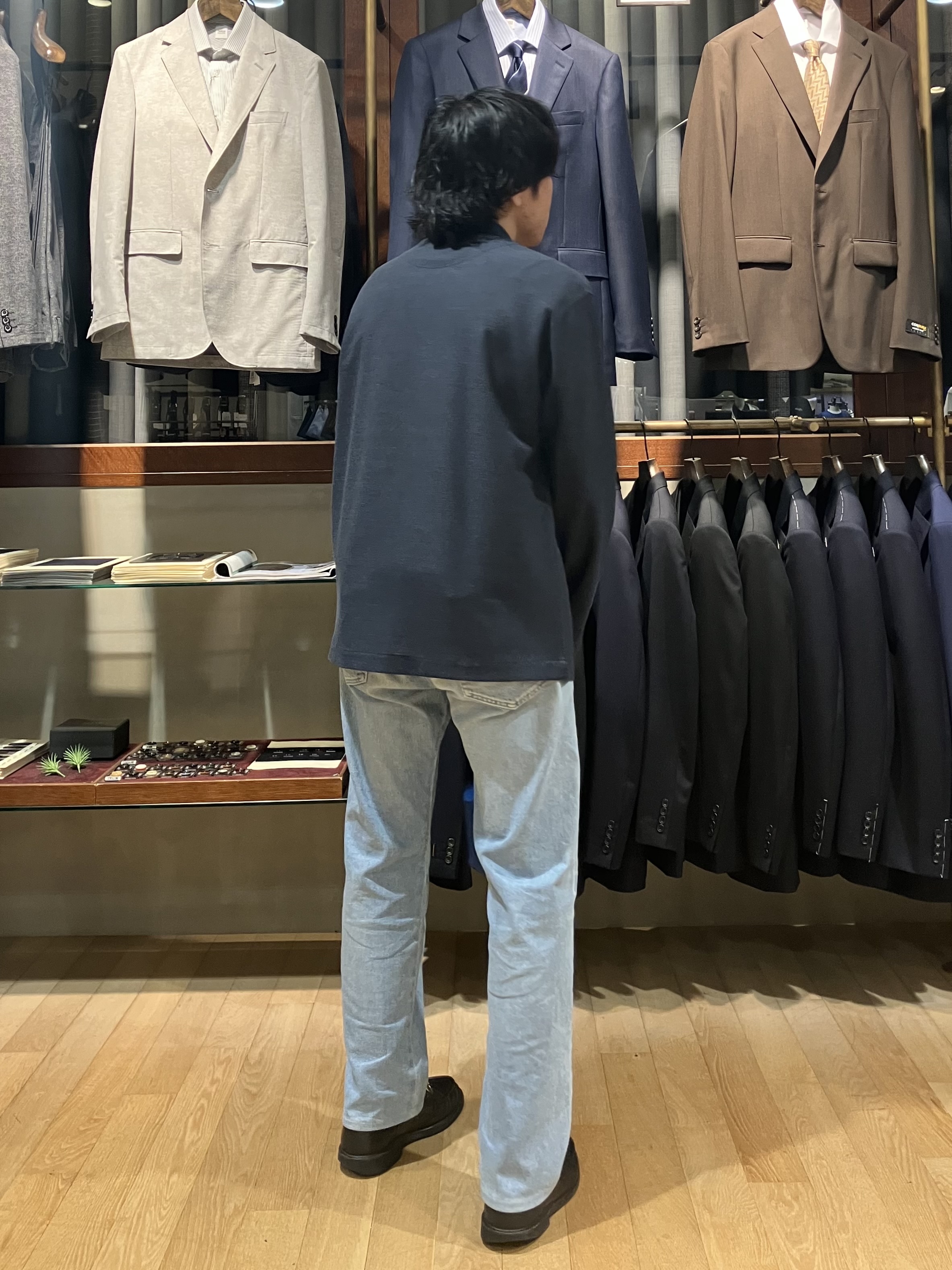 成田さんの「TAKEO KIKUCHI｜【抗菌防臭】バーズアイメッシュノーカラージャケット」を使ったコーディネート