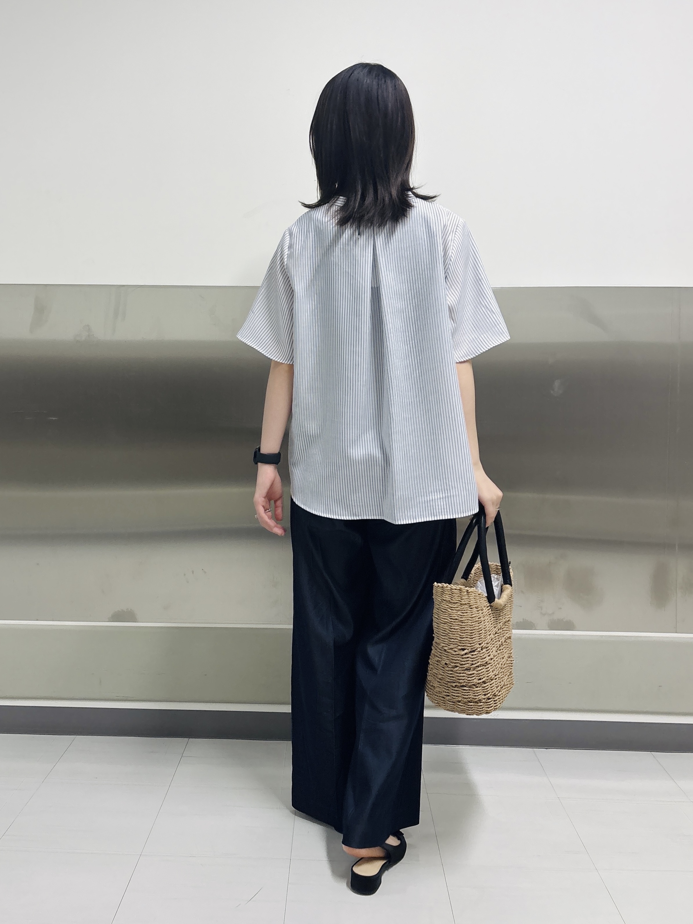 Yoshimiさんの「INDIVI｜【洗える／UVケア／SETUP可能】デニムライクワイドパンツ」を使ったコーディネート