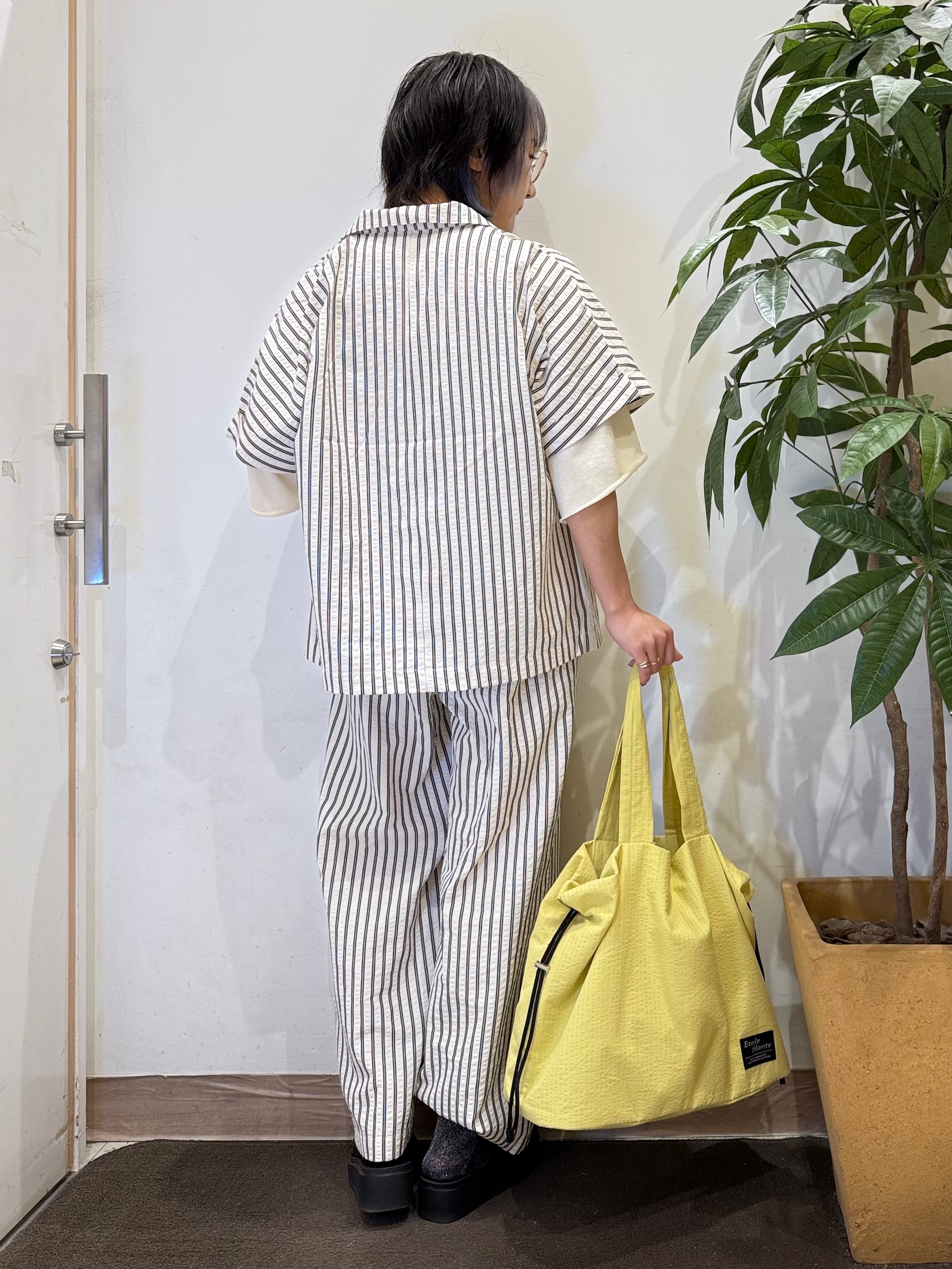misakiさんの「SHOO･LA･RUE｜【ひんやり/吸水速乾/セットアップ可】羽織るだけで主役になる サッカーストライプシャツジャケット」を使ったコーディネート