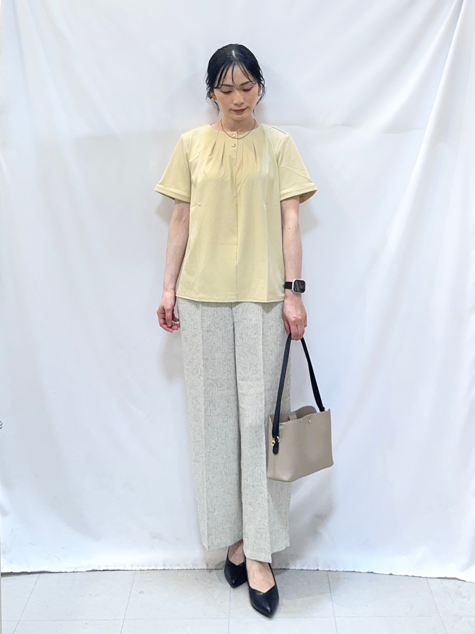 𝐇𝐢𝐫𝐨𝐦𝐢さんの「SHOO･LA･RUE｜【洗濯後しわになりにくい/UV/S-LL】Tシャツ感覚できれい見え ひんやりタックTブラウス」を使ったコーディネート