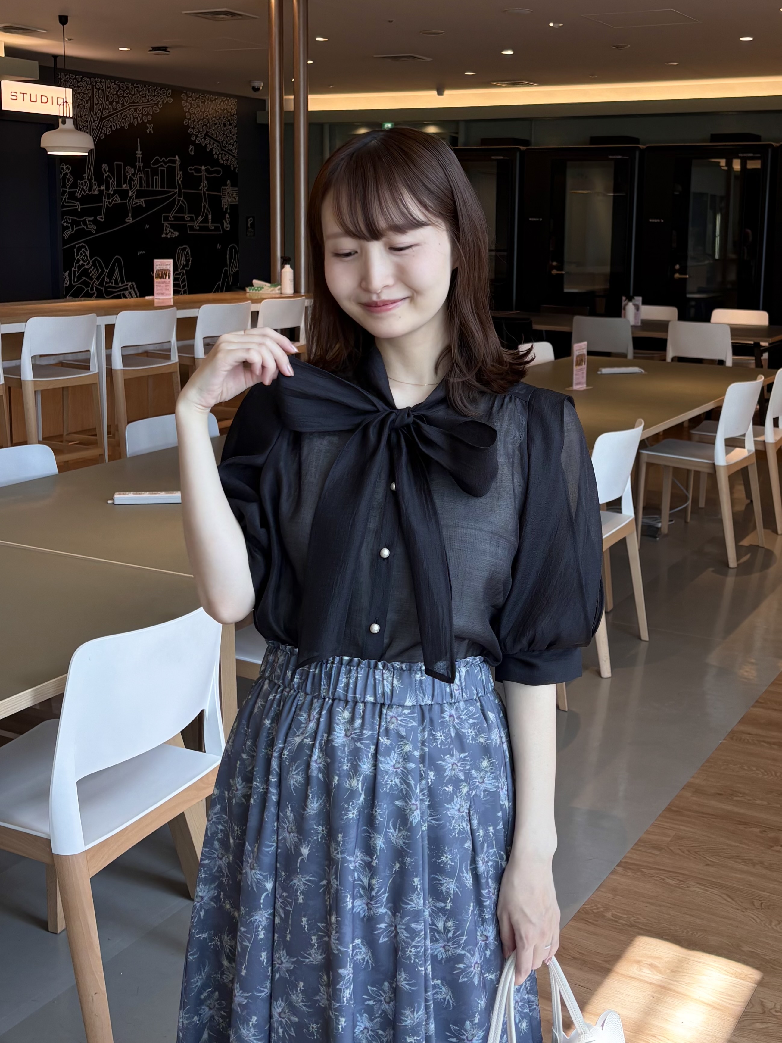 みさかさんの「index｜オーガンシアーリボンフリルブラウス【洗濯機OK／イージーアイロン】」を使ったコーディネート