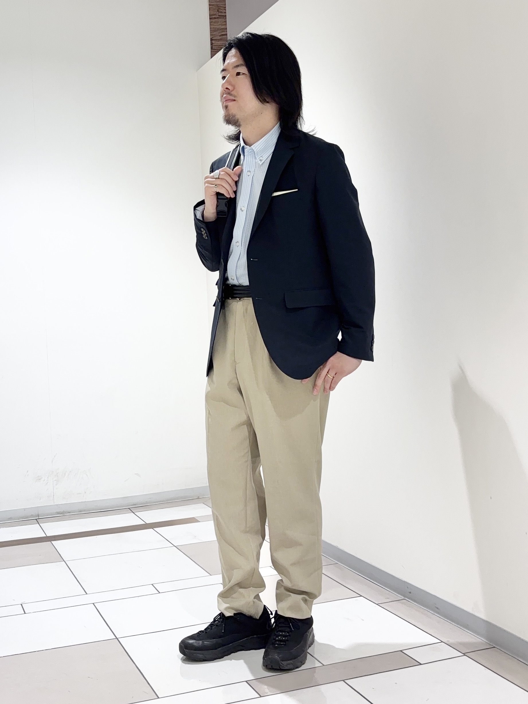 及川さんの「TAKEO KIKUCHI｜【抗菌防臭】COOL DOTS（R）ドビープリント ジャケット」を使ったコーディネート