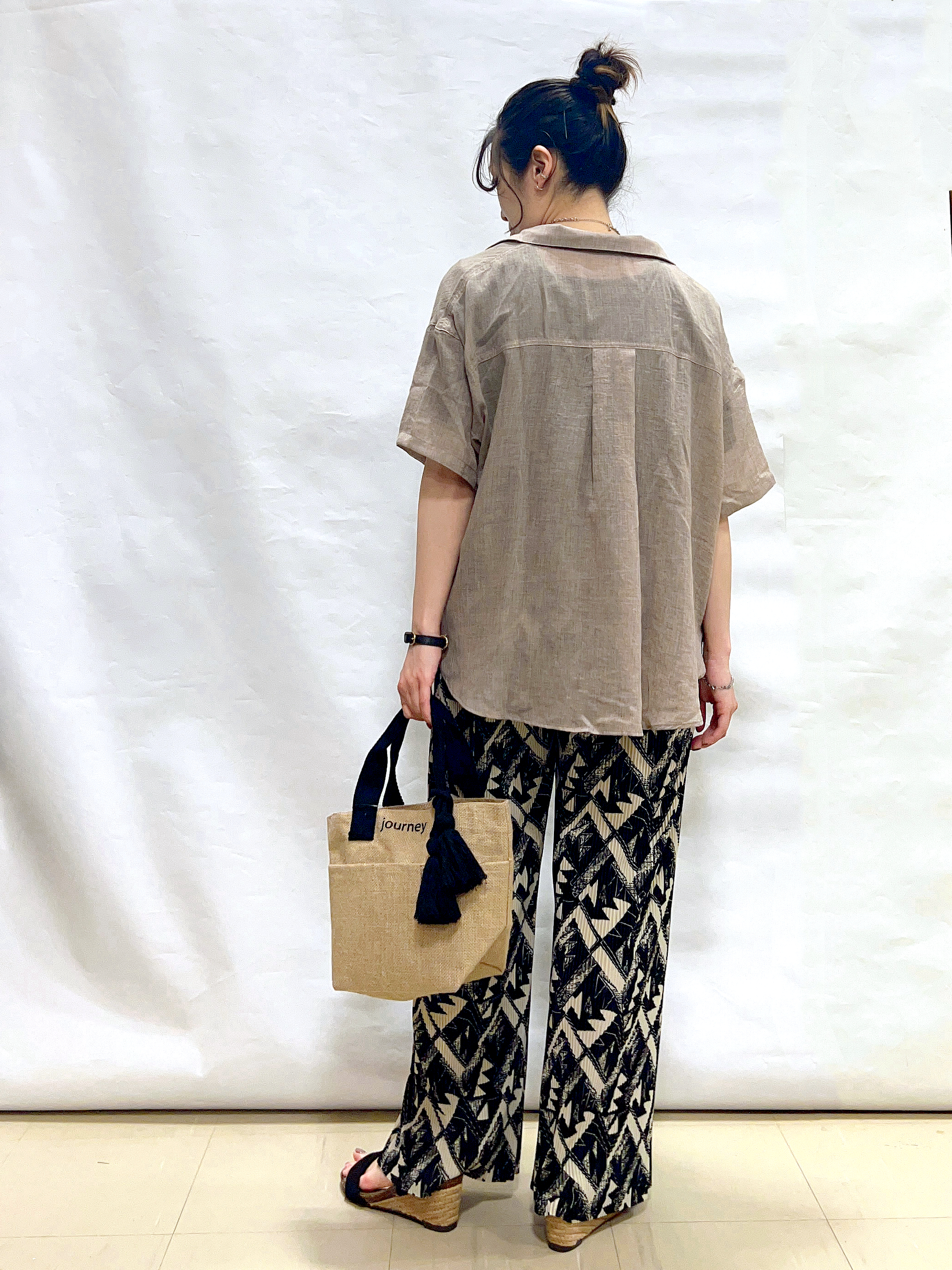 まっつんさんの「SHOO･LA･RUE｜【S-LL】ナチュラルに決まる 半袖シアーシャツジャケット」を使ったコーディネート