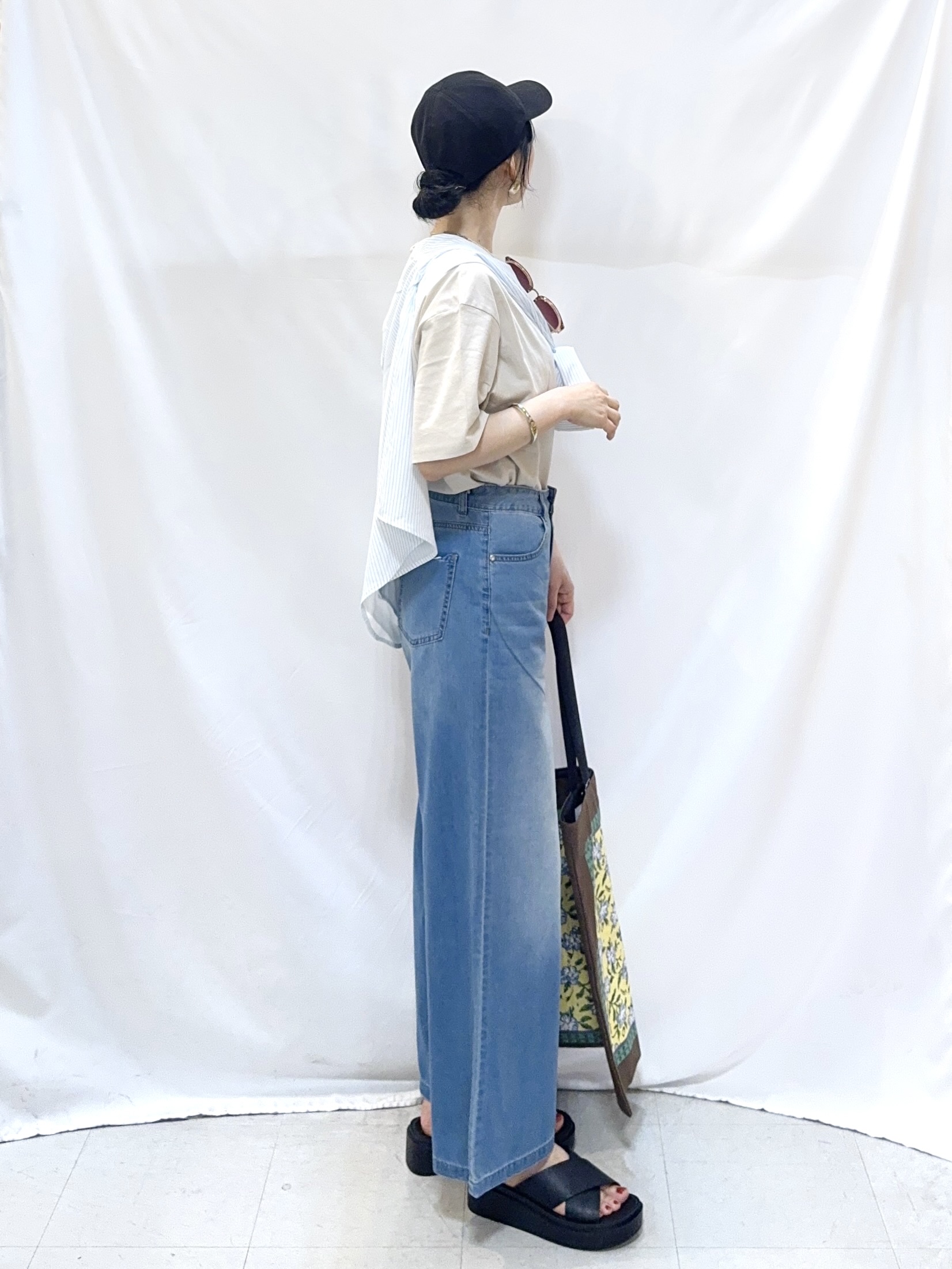 𝐇𝐢𝐫𝐨𝐦𝐢さんの「SHOO･LA･RUE｜【ひんやり/UV/吸水速乾/洗濯後しわになりにくい】ラッシュガードにもなる ストライプシャツ」を使ったコーディネート