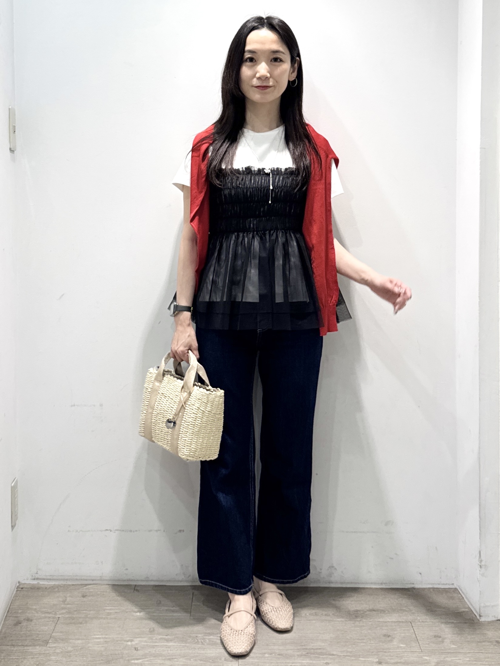 yuicciさんの「OPAQUE.CLIP｜【接触冷感】ビジューボタンカーディガン《抗ピリング／洗濯機OK》」を使ったコーディネート
