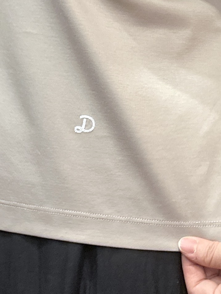 komatsuさんの「DRESSTERIOR｜【接触冷感／抗菌防臭／消臭】アイスクリアコットンドルマンTシャツ」を使ったコーディネート