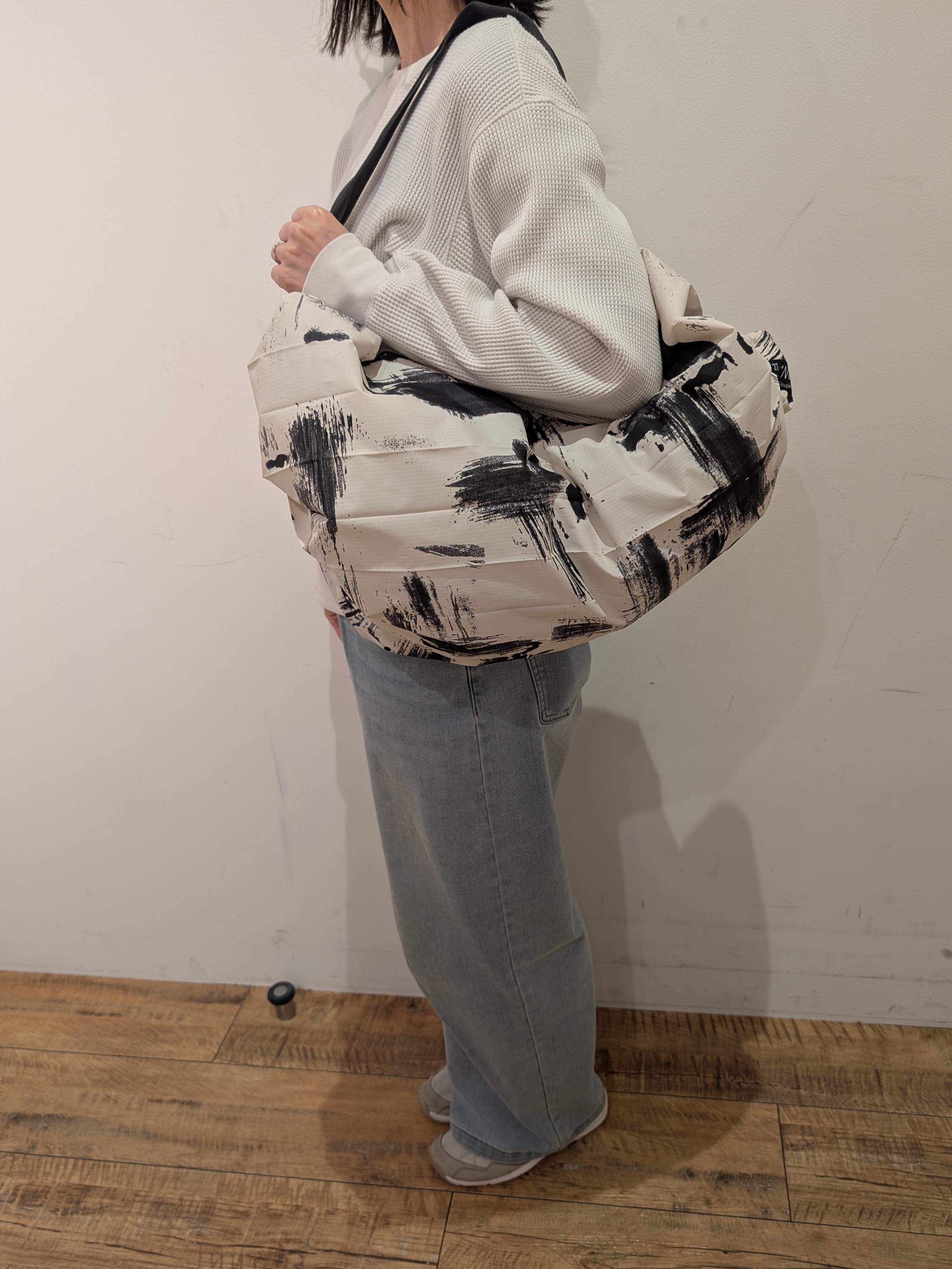 すーちゃんさんの「212 KITCHEN STORE｜パッカブルバッグ8L ホワイトバーチ ＜Shupatto  シュパット＞」を使ったコーディネート