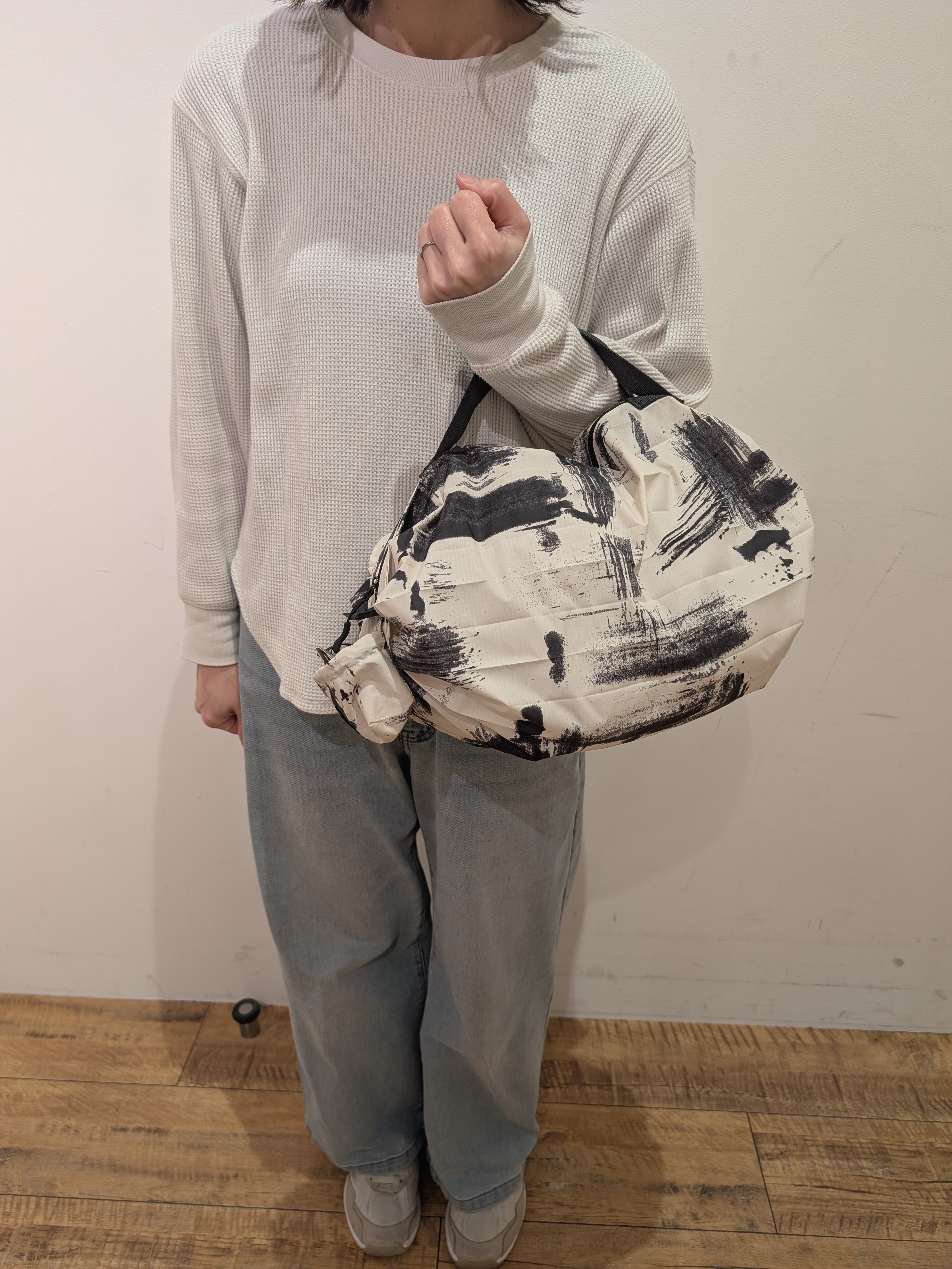 すーちゃんさんの「212 KITCHEN STORE｜パッカブルバッグ8L ホワイトバーチ ＜Shupatto  シュパット＞」を使ったコーディネート