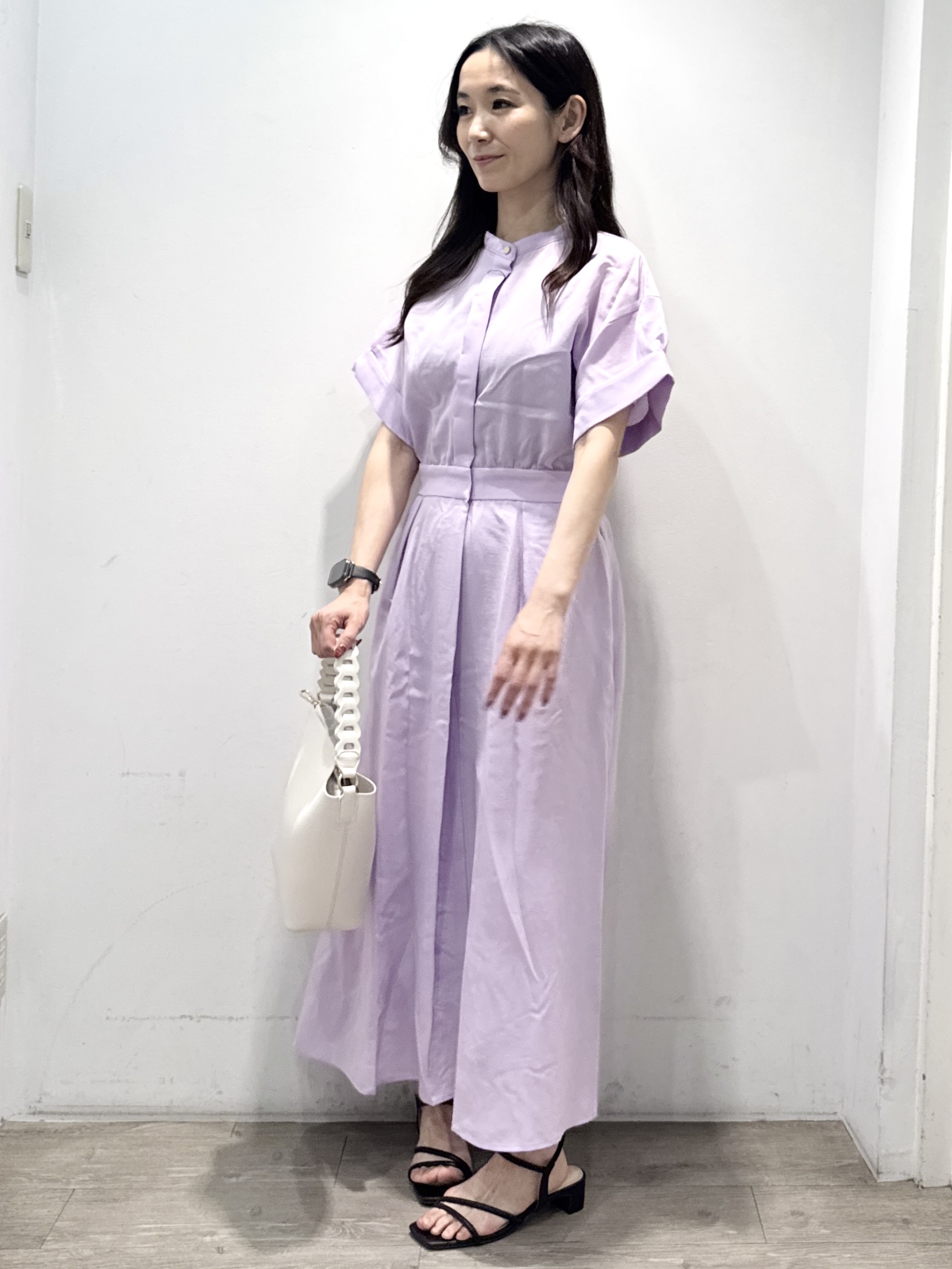 yuicciさんの「OPAQUE.CLIP｜【接触冷感／吸水速乾】リネンライク シャツワンピース《洗濯機OK》」を使ったコーディネート