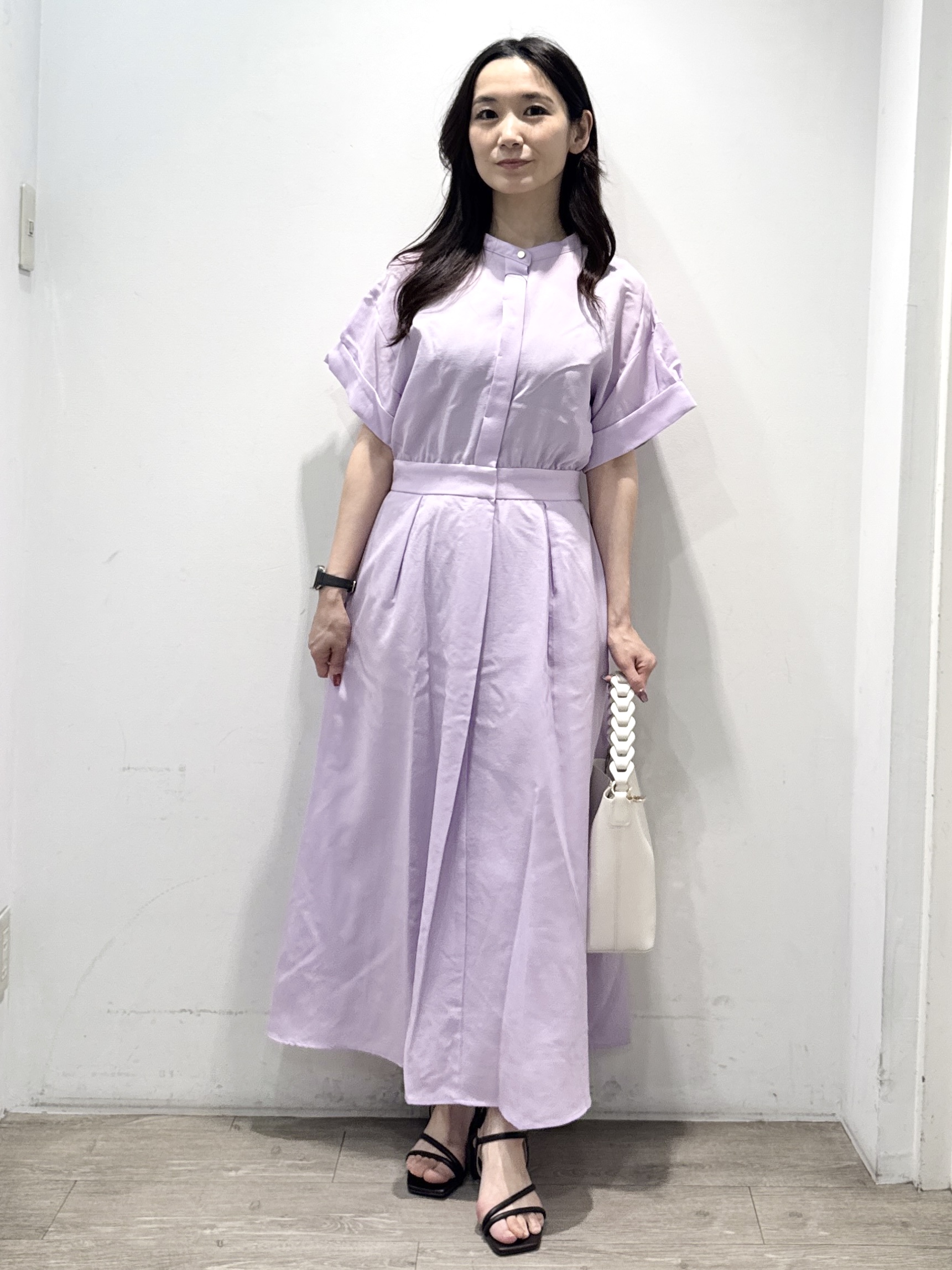 yuicciさんの「OPAQUE.CLIP｜【接触冷感／吸水速乾】リネンライク シャツワンピース《洗濯機OK》」を使ったコーディネート