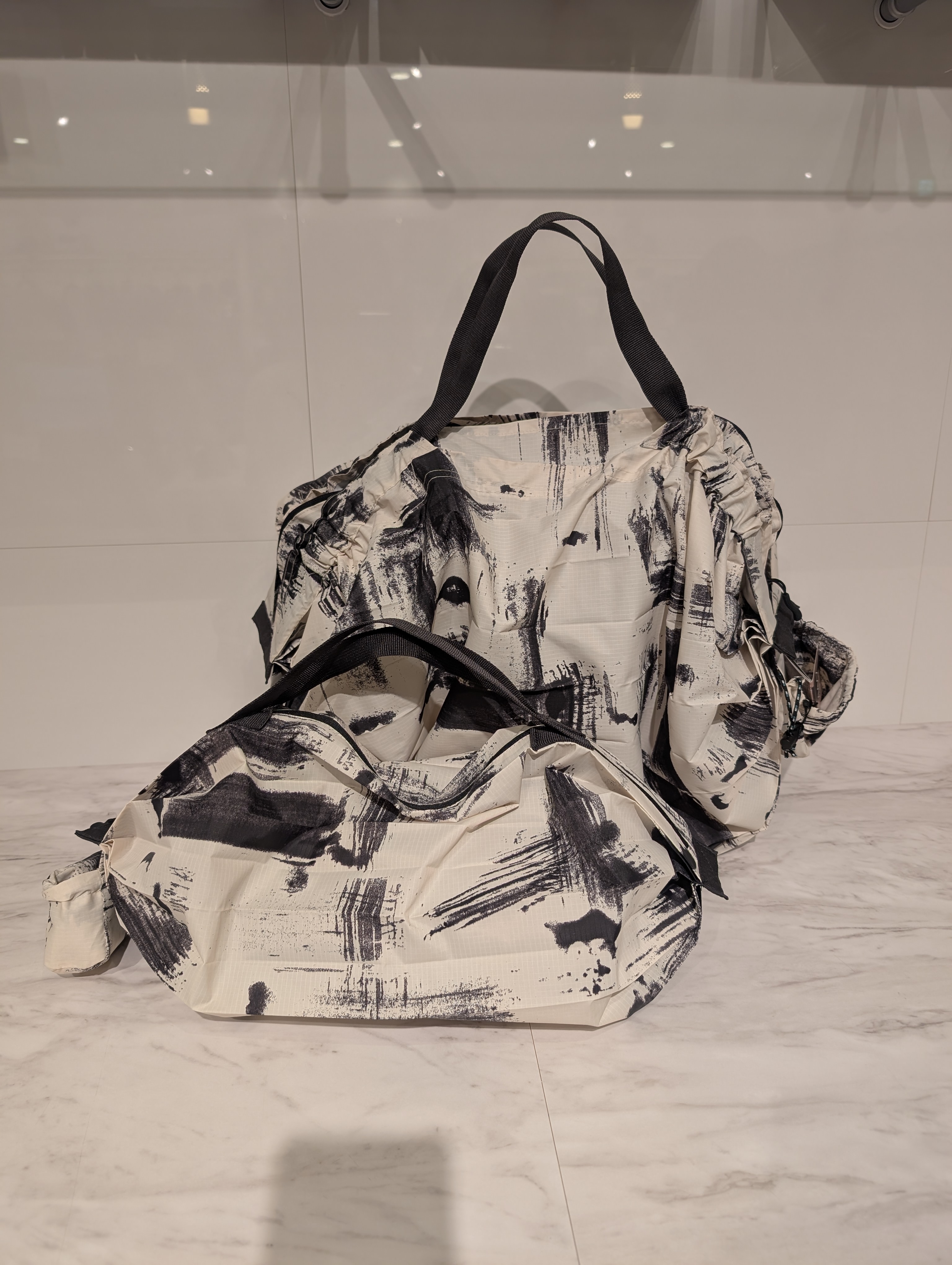 すーちゃんさんの「212 KITCHEN STORE｜パッカブルバッグ8L ホワイトバーチ ＜Shupatto  シュパット＞」を使ったコーディネート