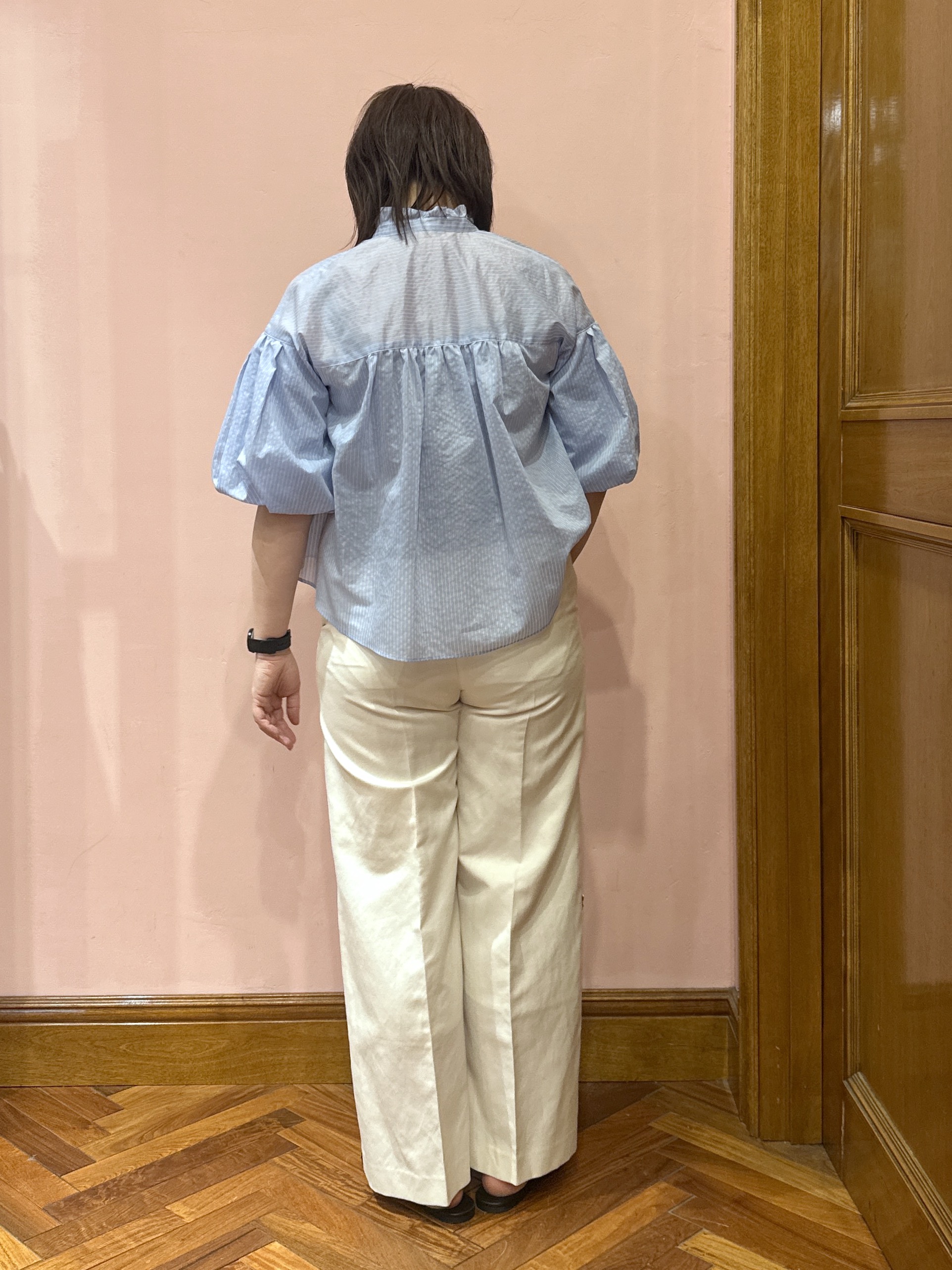 komatsuさんの「DRESSTERIOR｜【1枚で着映え/ウォッシャブル】ストライプスタンドフリルボリュームスリーブブラウス」を使ったコーディネート