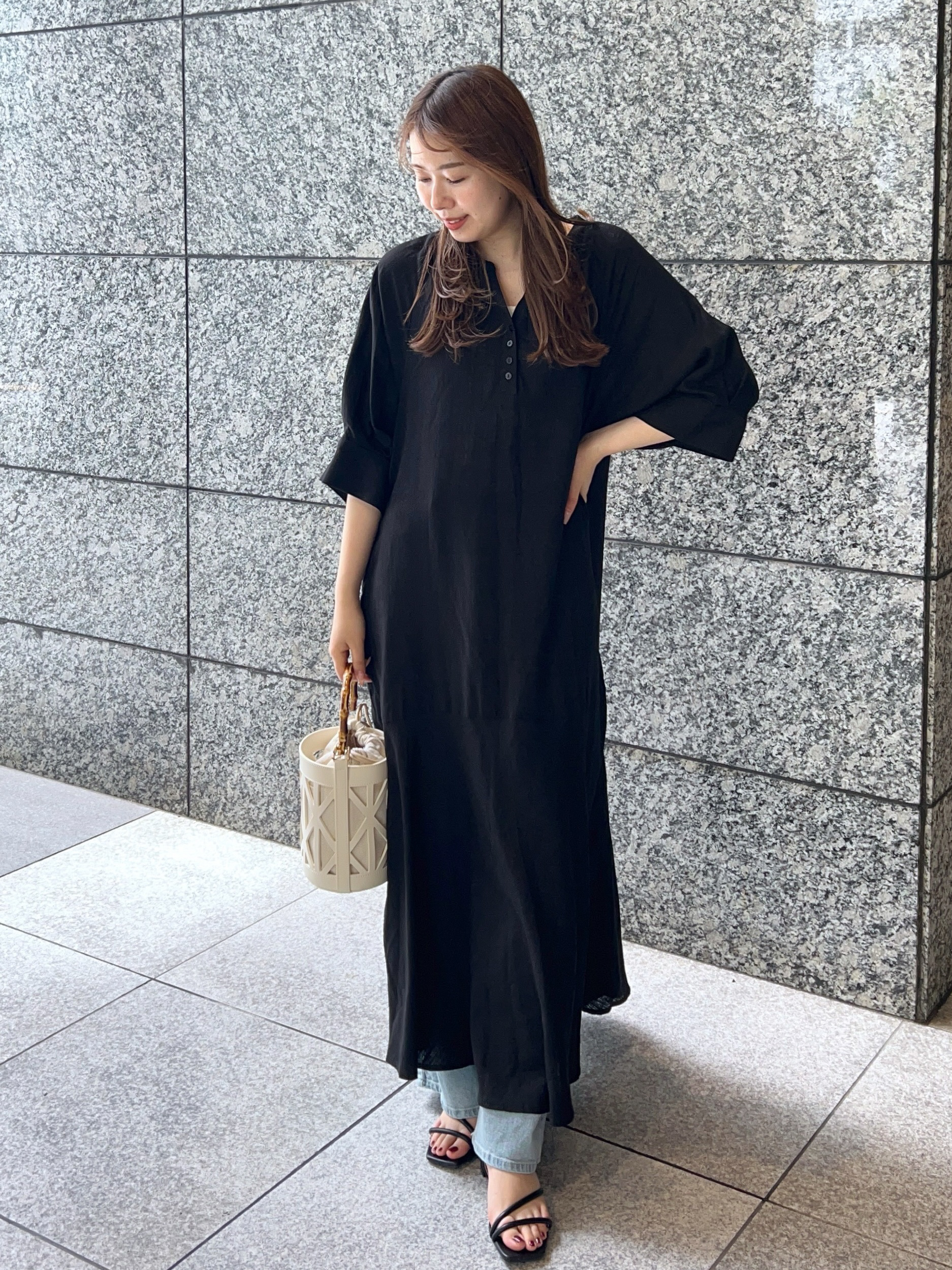 Risaさんの「OPAQUE.CLIP｜キーネックロングワンピース【洗える】」を使ったコーディネート