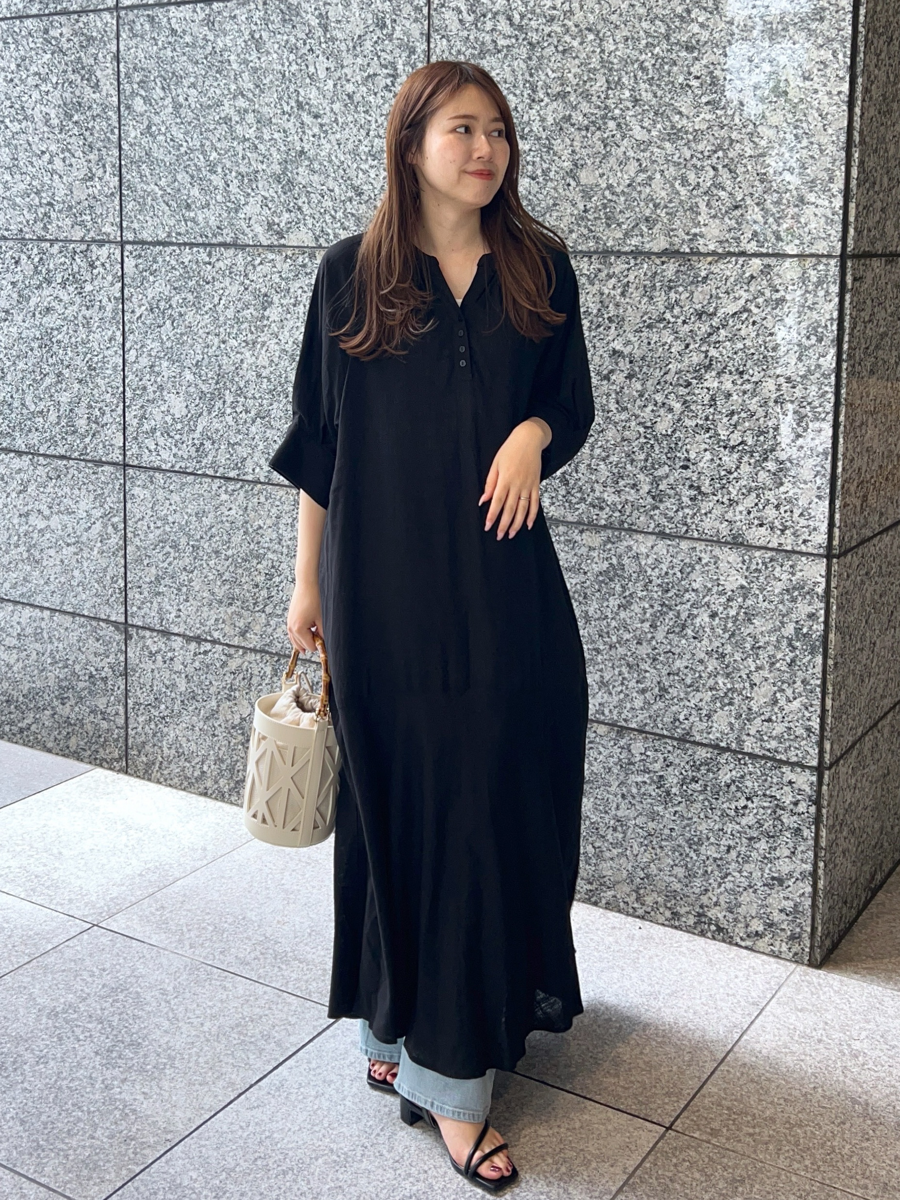 Risaさんの「OPAQUE.CLIP｜キーネックロングワンピース【洗える】」を使ったコーディネート