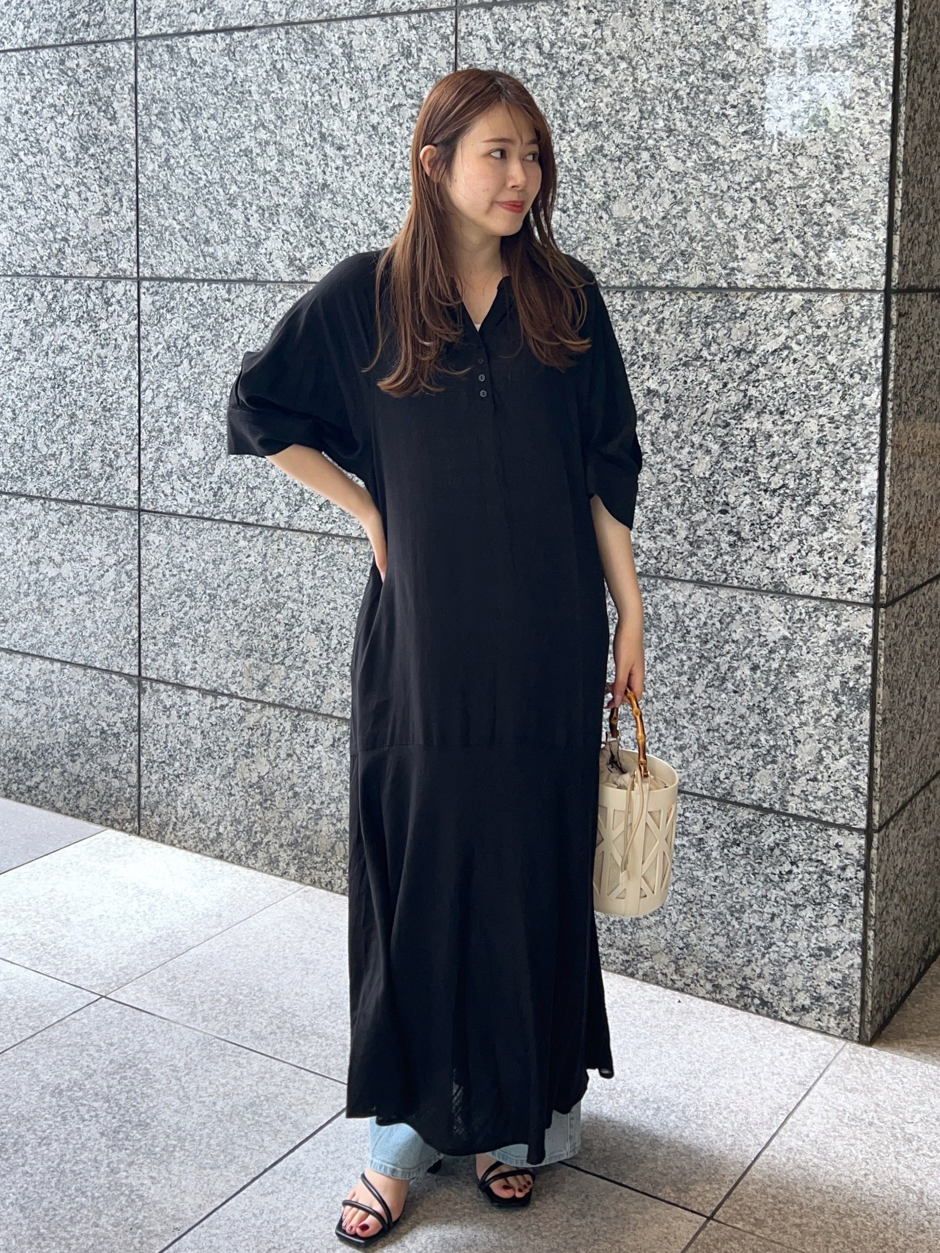Risaさんの「OPAQUE.CLIP｜キーネックロングワンピース【洗える】」を使ったコーディネート