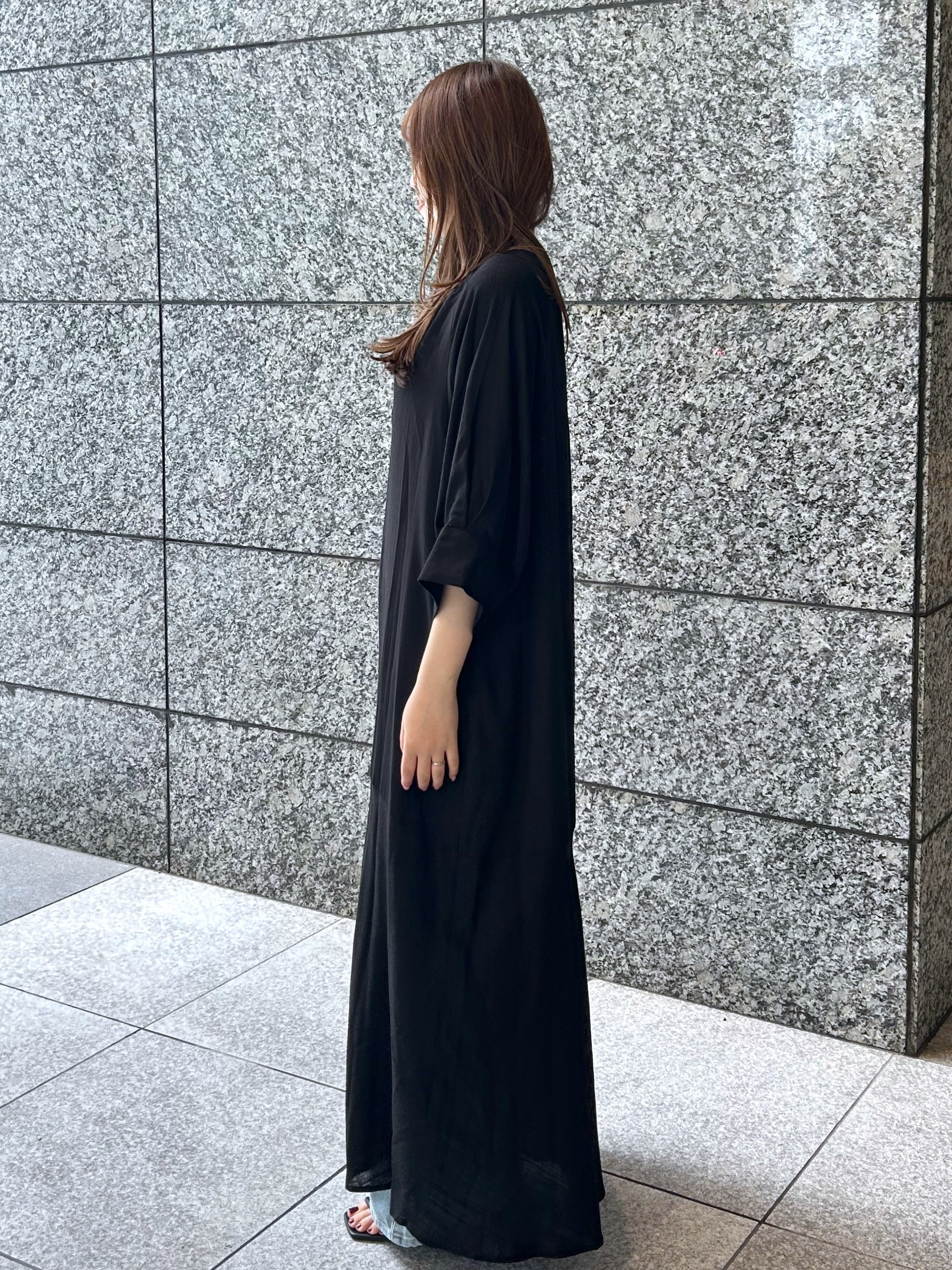 Risaさんの「OPAQUE.CLIP｜キーネックロングワンピース【洗える】」を使ったコーディネート