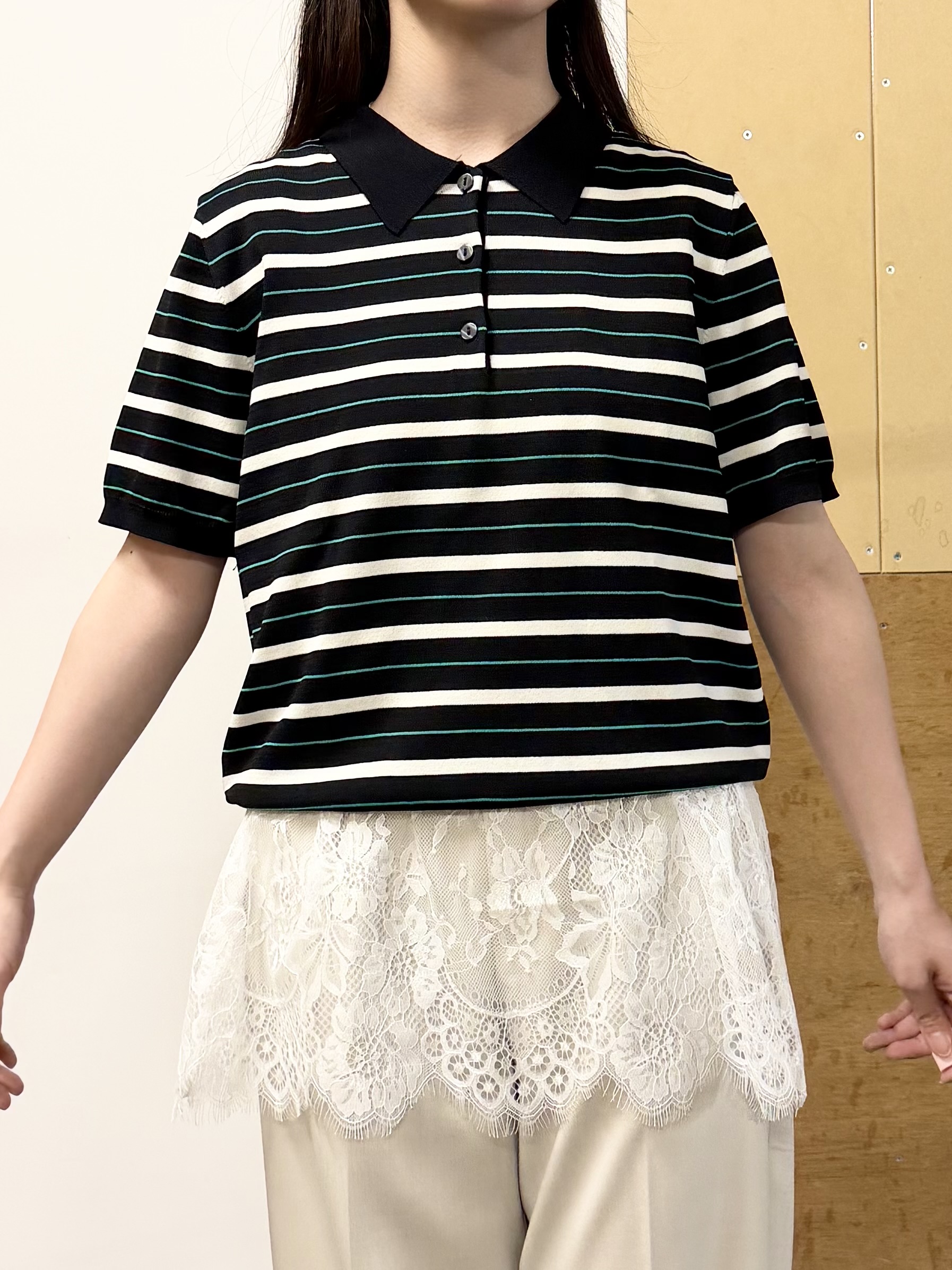 sahoさんの「THE SHOP TK｜【ひんやり/アンチピリング/UV】1枚で主役になる ボーダーポロニット」を使ったコーディネート