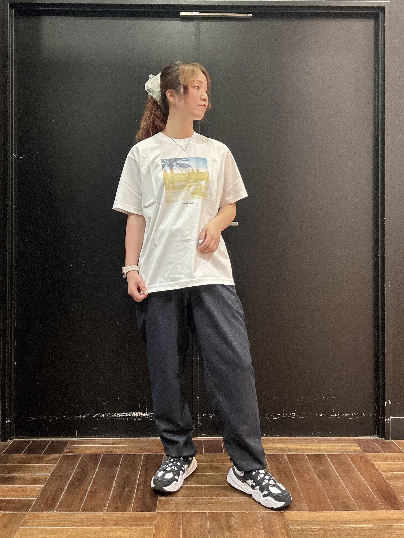 ヒナさんの「TAKEO KIKUCHI｜マラケシュ フォト Tシャツ」を使ったコーディネート