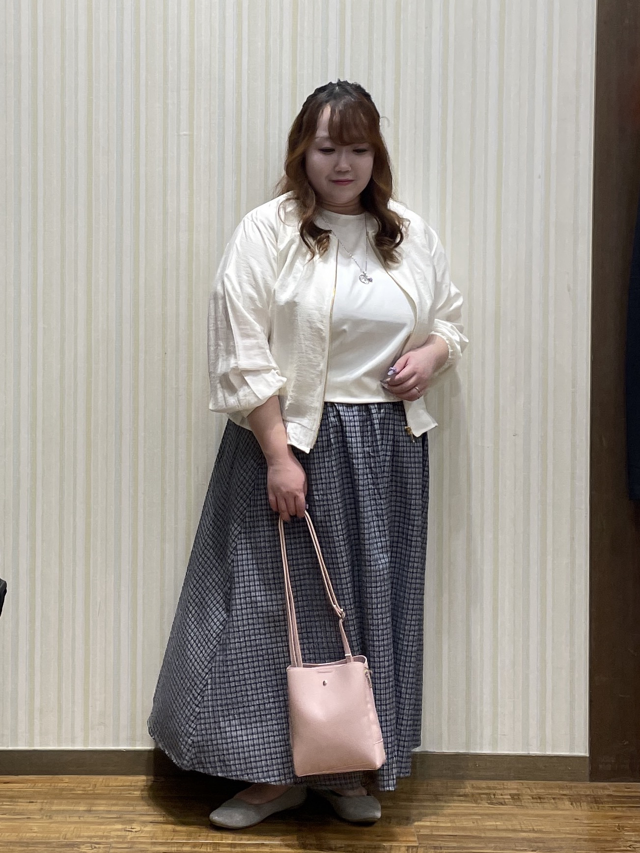 Risaさんの「SHOO･LA･RUE｜【洗濯機可/UV/S-LL】程よい透け感 ノーカラーシアーブルゾン」を使ったコーディネート