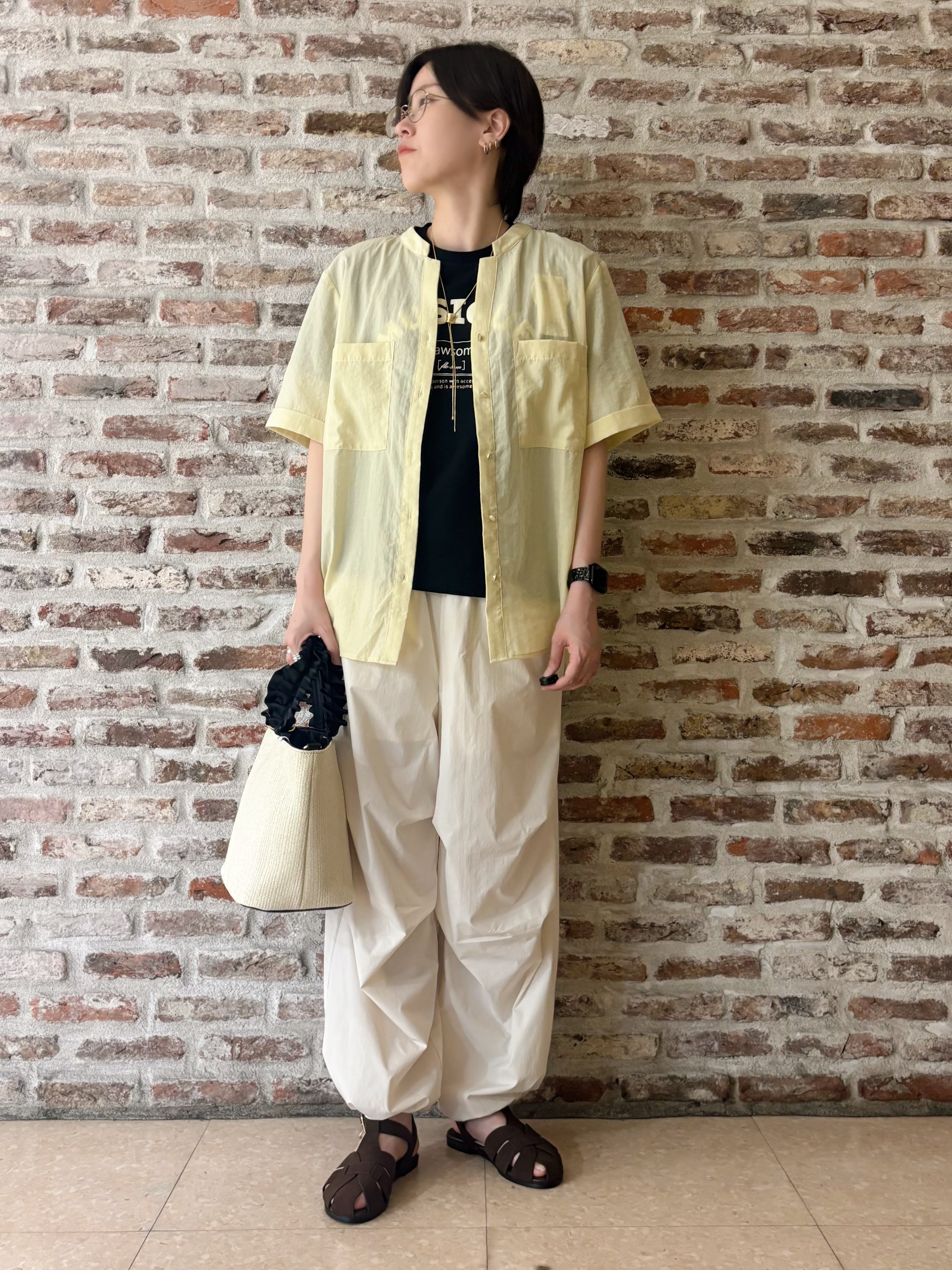 しばさんの「THE SHOP TK｜【M-XL/刻みネックですっきり見え】Wポケット金ボタン 5分袖シャツ」を使ったコーディネート
