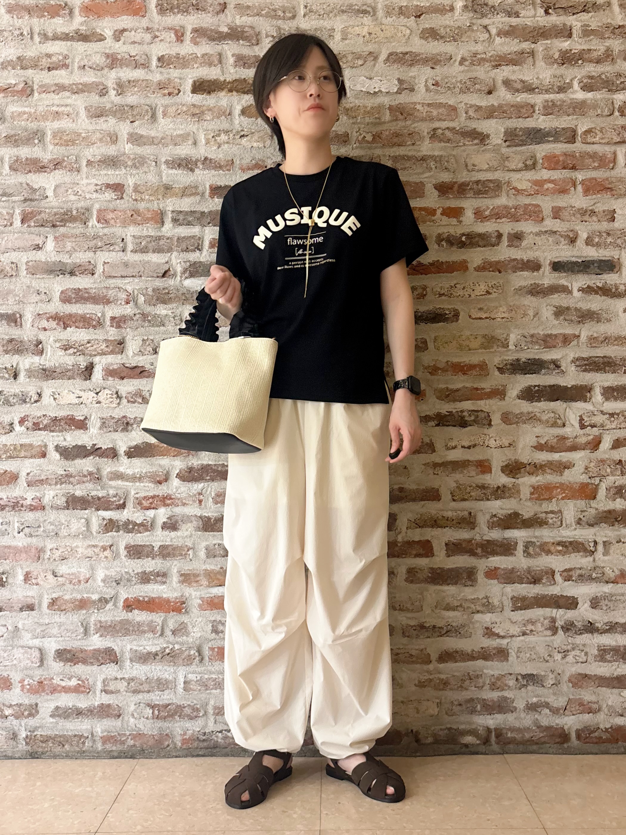 しばさんの「THE SHOP TK｜【M-XL/刻みネックですっきり見え】Wポケット金ボタン 5分袖シャツ」を使ったコーディネート