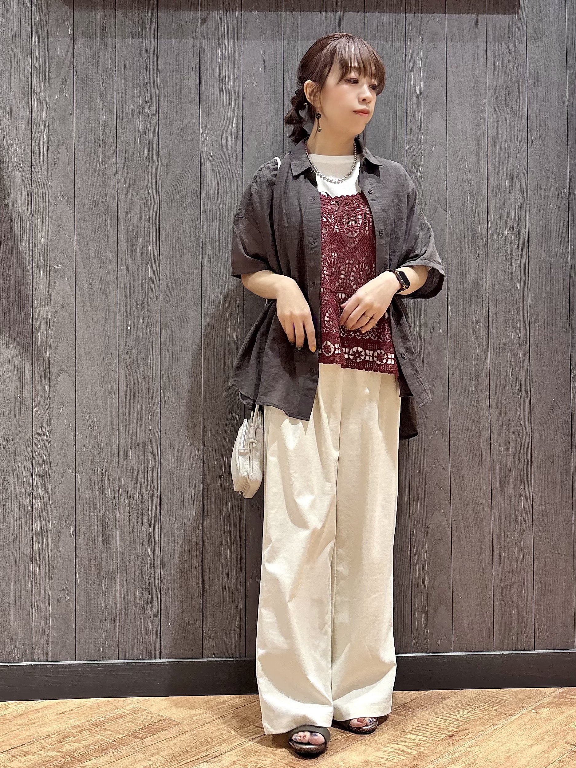 meiさんの「SHOO･LA･RUE｜ヒップがすっぽり隠れる やわらか5分袖シアーシャツ」を使ったコーディネート