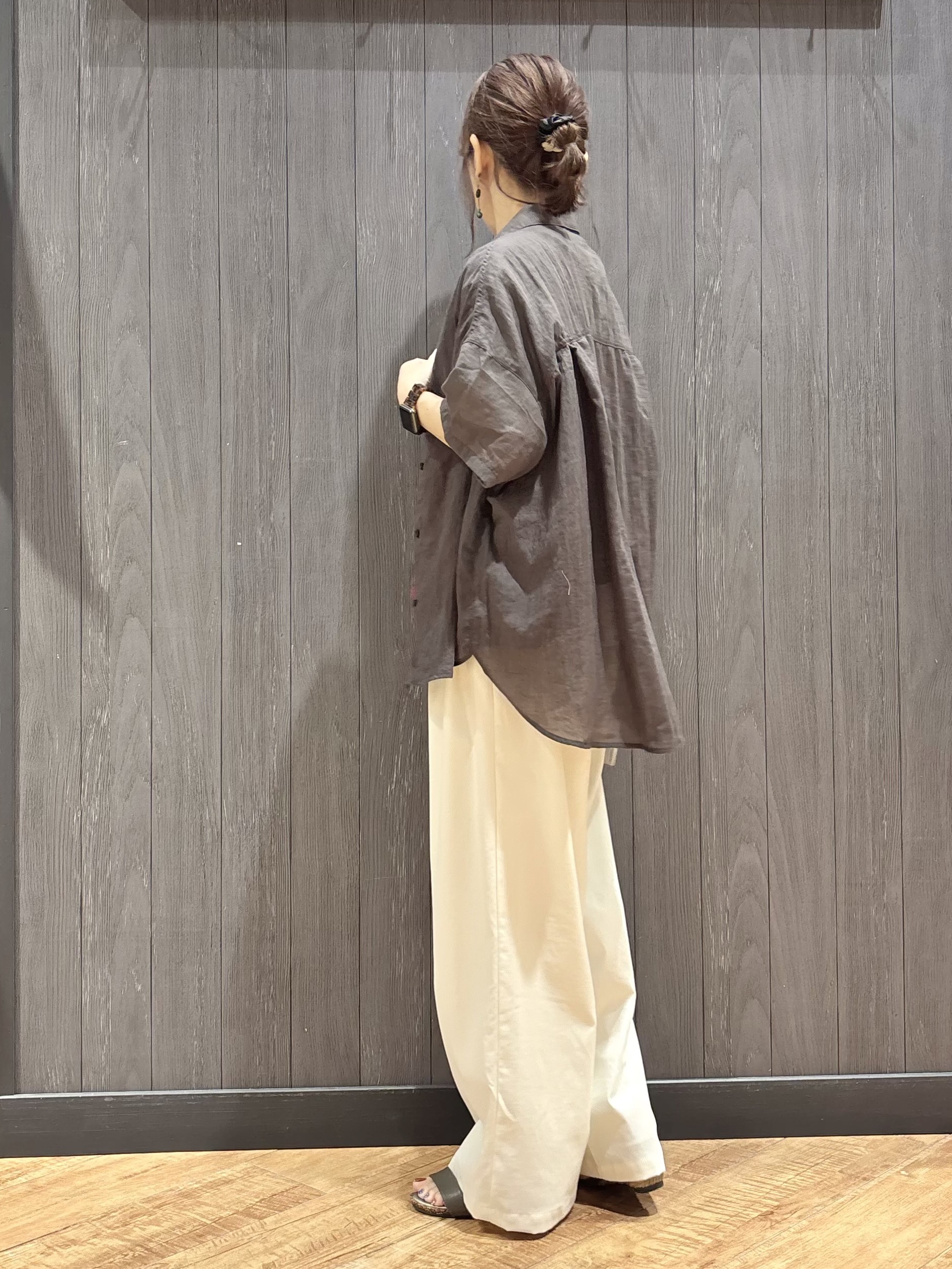 meiさんの「SHOO･LA･RUE｜ヒップがすっぽり隠れる やわらか5分袖シアーシャツ」を使ったコーディネート