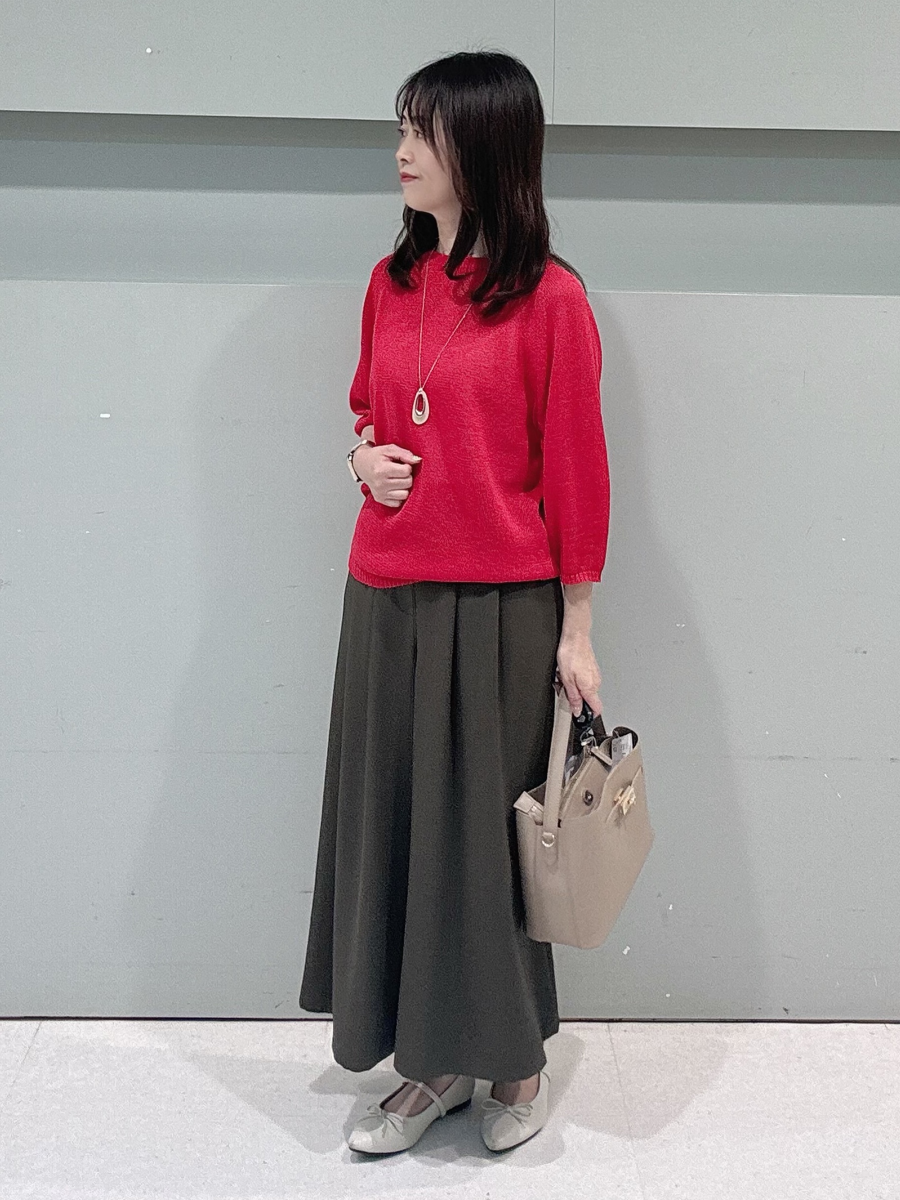 makiさんの「UNTITLED｜【洗える/ゆったり】クルーネックドライニット」を使ったコーディネート
