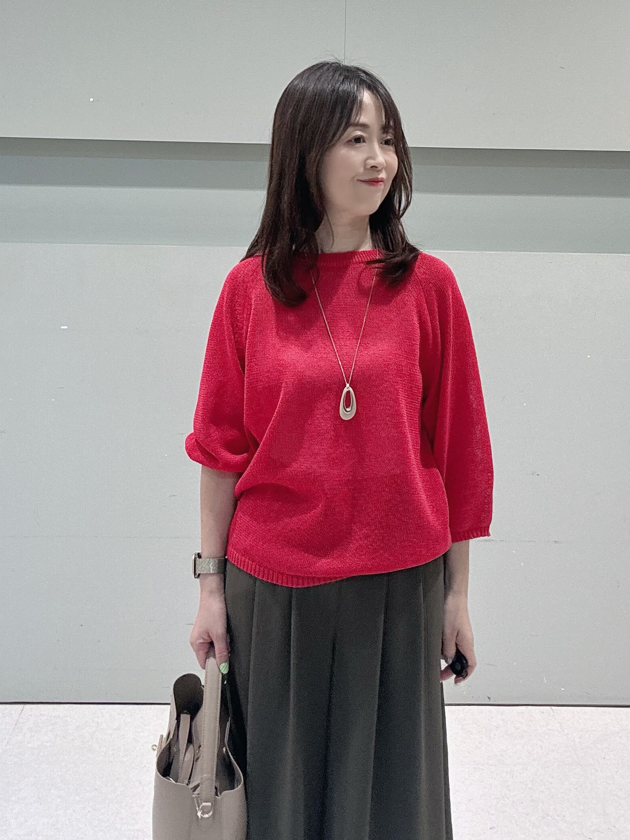 makiさんの「UNTITLED｜【洗える/ゆったり】クルーネックドライニット」を使ったコーディネート