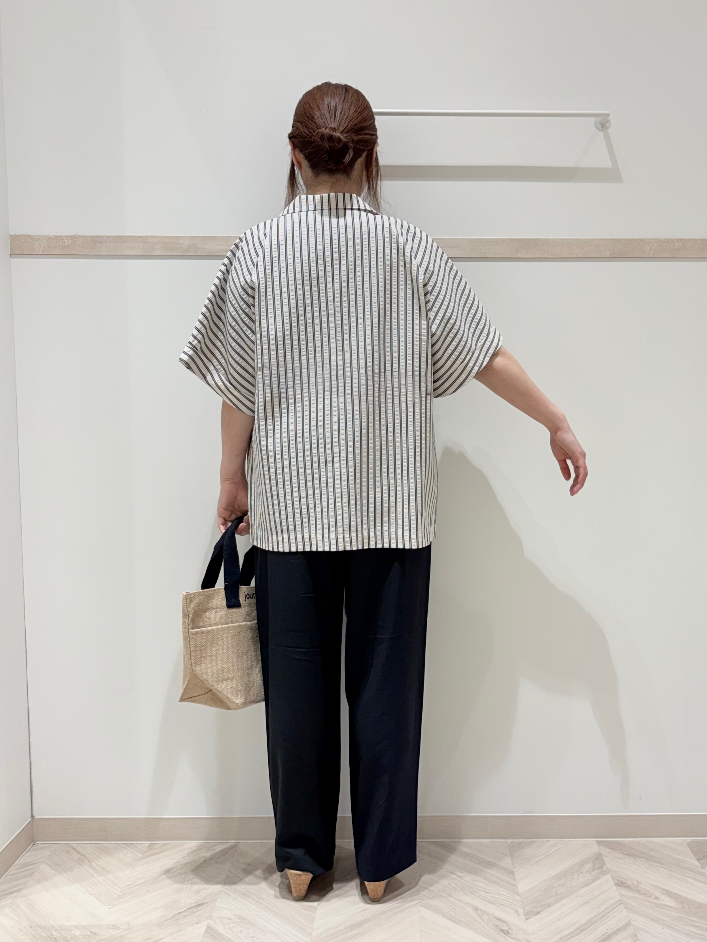 c_h_i_k_aさんの「SHOO･LA･RUE｜【ひんやり/吸水速乾/セットアップ可】羽織るだけで主役になる サッカーストライプシャツジャケット」を使ったコーディネート