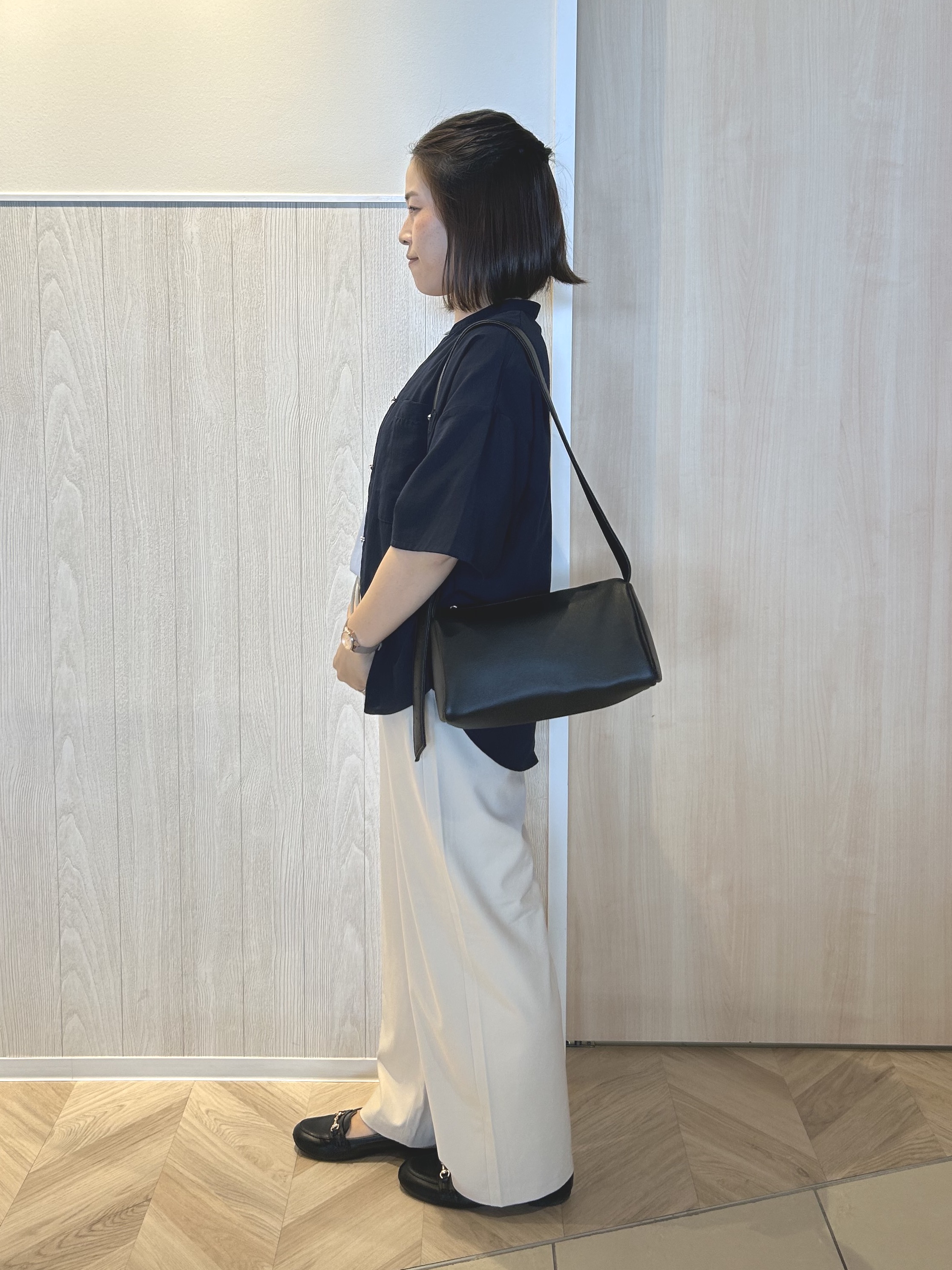 tomoさんの「SHOO･LA･RUE｜【洗濯機可/S-LL】大人の抜け感 ゆるっと5分袖シャツ」を使ったコーディネート