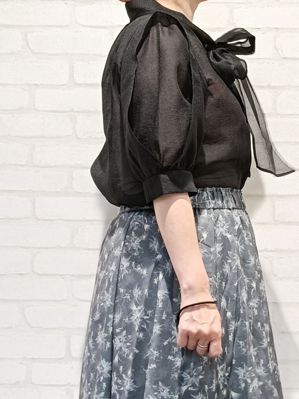 kaoriさんの「OPAQUE.CLIP｜オーガンシアーリボンフリルブラウス【洗濯機OK／イージーアイロン】」を使ったコーディネート