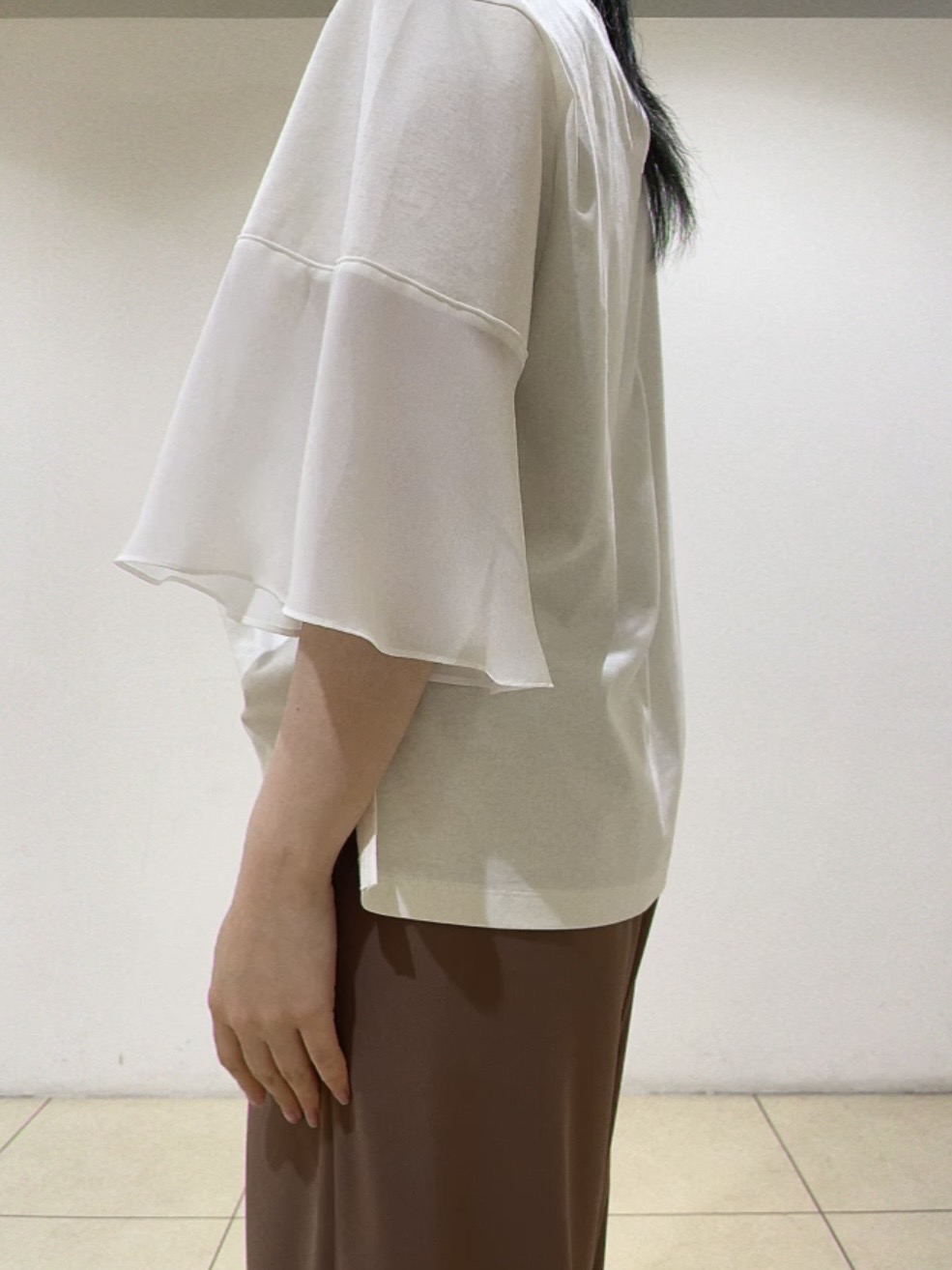 watanabeさんの「UNTITLED｜【洗える/華奢見え】袖シアープルオーバー」を使ったコーディネート