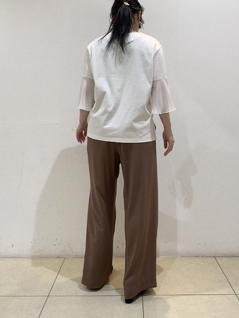 watanabeさんの「UNTITLED｜【洗える/華奢見え】袖シアープルオーバー」を使ったコーディネート