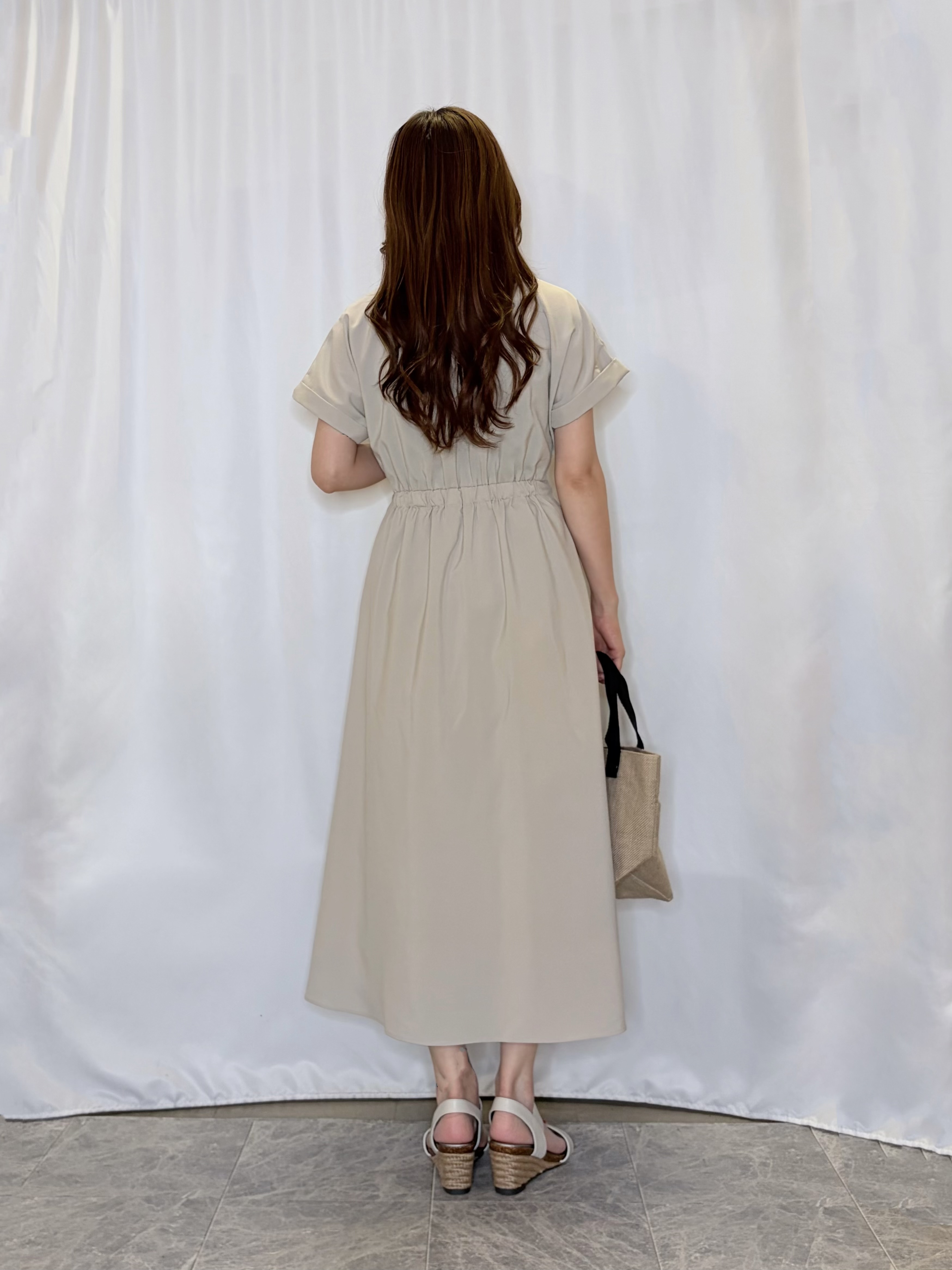 おうめさんの「SHOO･LA･RUE｜【洗濯機可／洗濯後しわになりにくい】ウエストタックフレンチワンピース」を使ったコーディネート