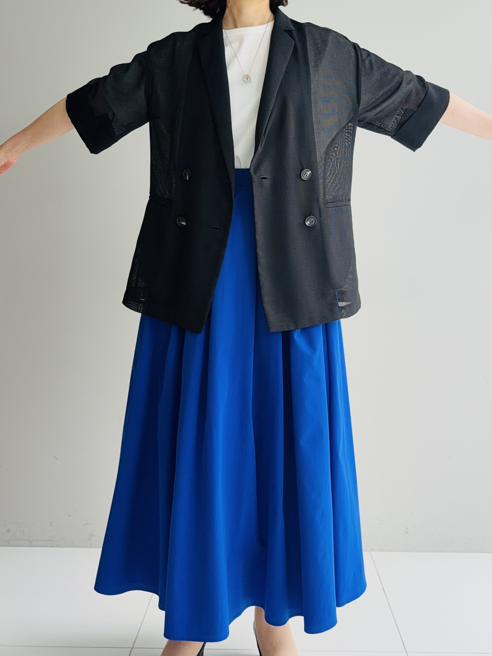 murayamaさんの「INDIVI｜【洗える／メッシュ素材／SETUP可能】半袖シアージャケット」を使ったコーディネート