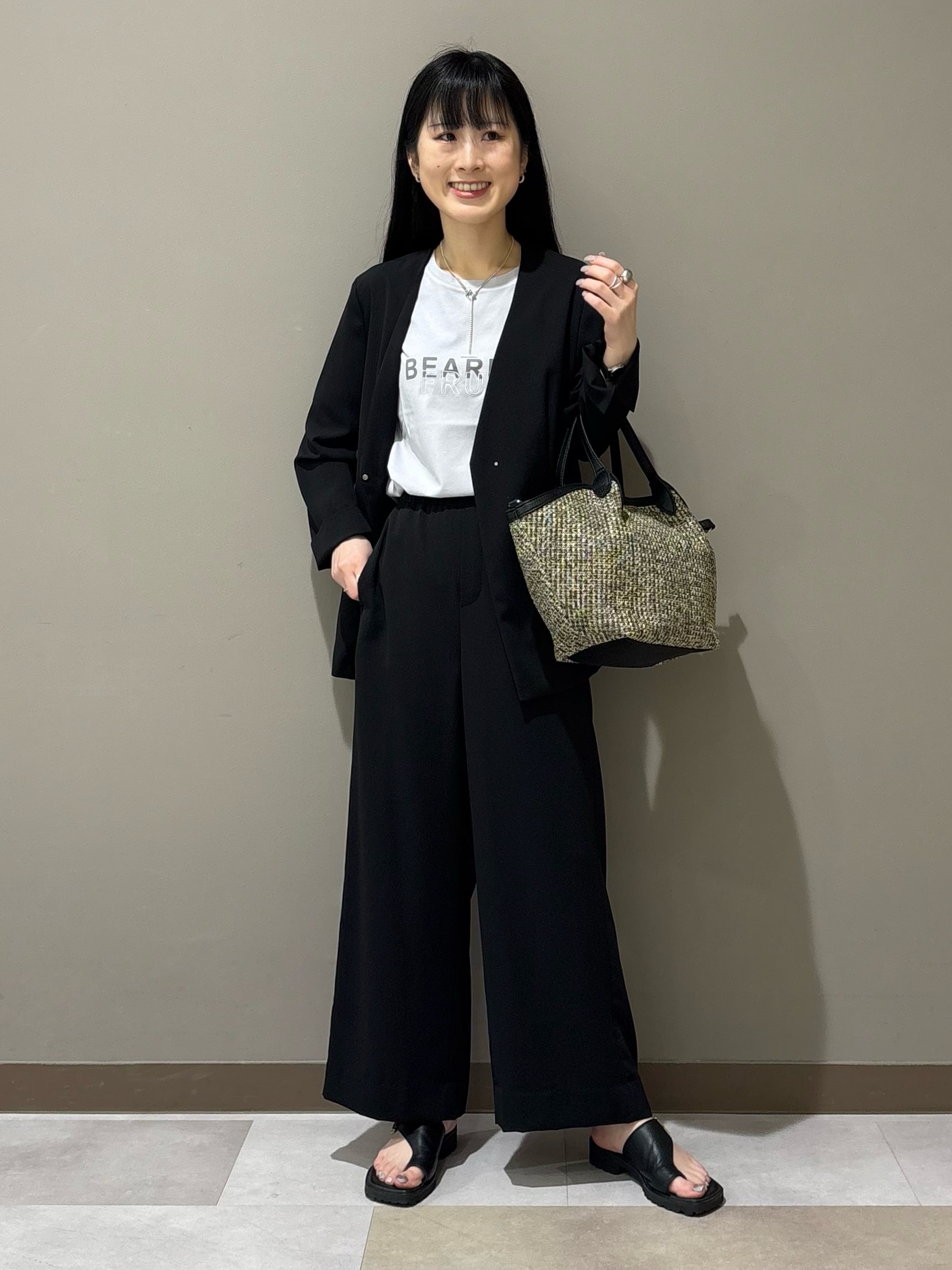 KEIKOさんの「INDIVI｜【さらに軽く軽快！／着る日傘】ドルマンダブルジャケット」を使ったコーディネート