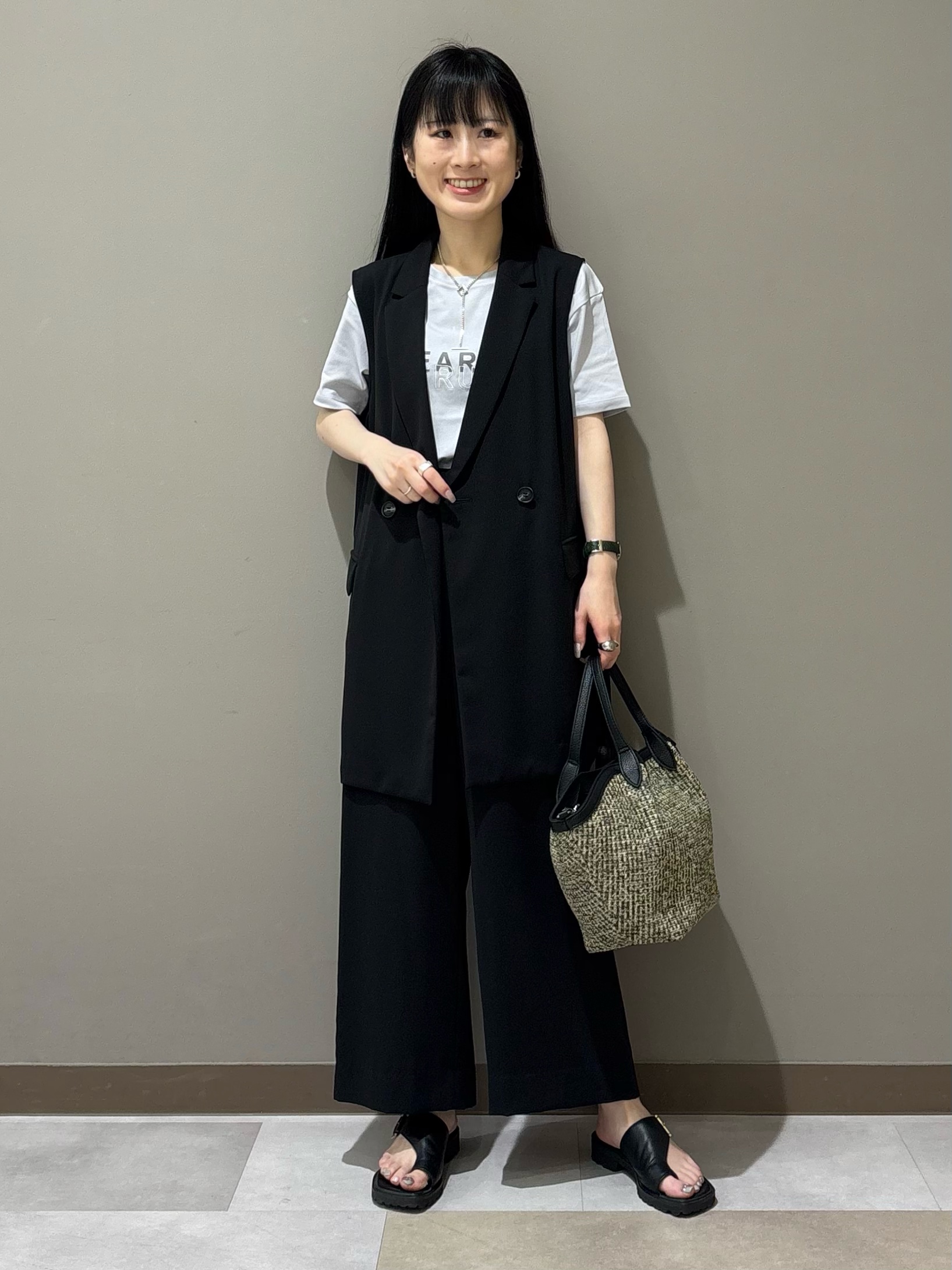KEIKOさんの「INDIVI｜【さらに軽く軽快！／着る日傘】ドルマンダブルジャケット」を使ったコーディネート