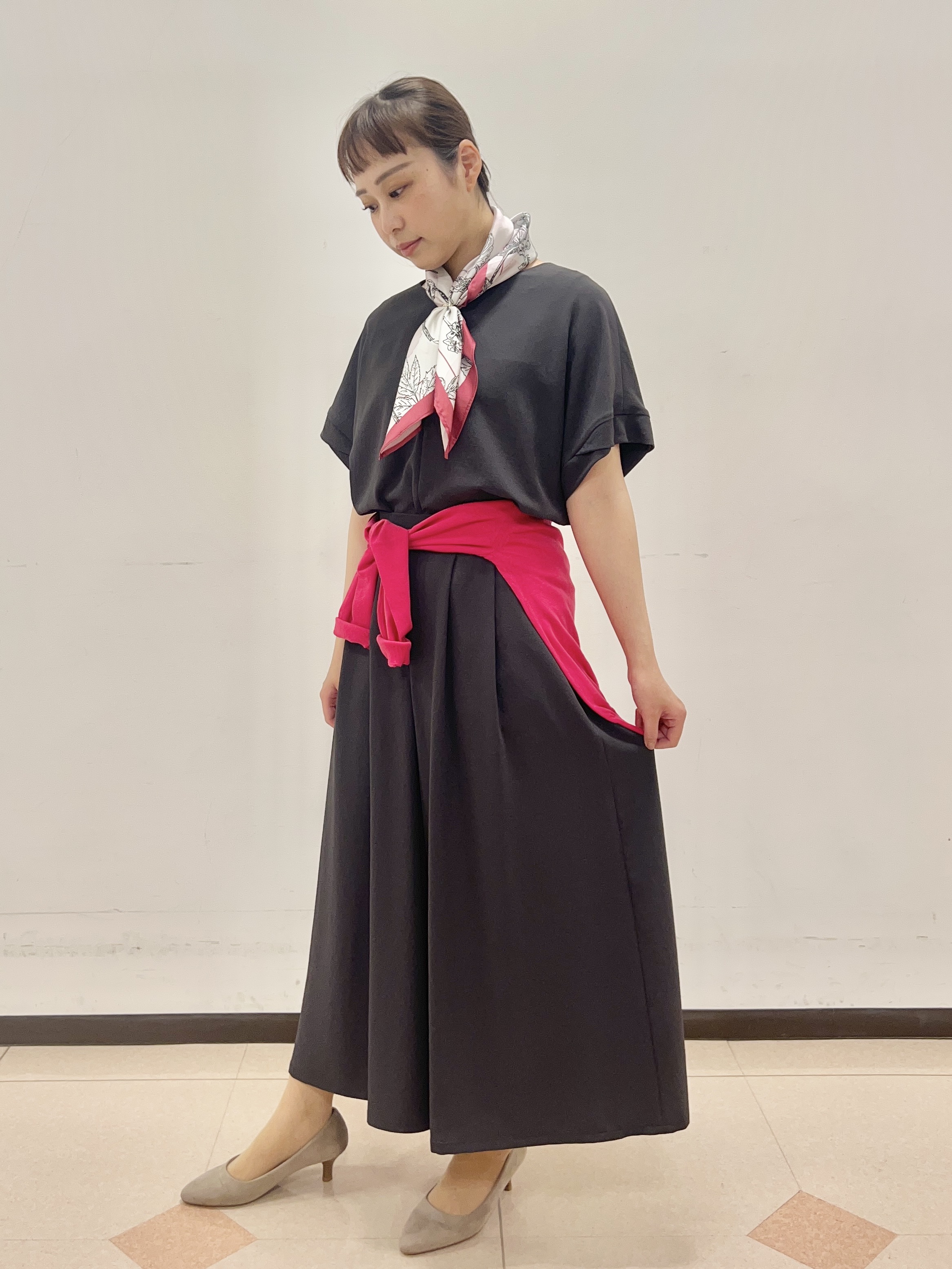りおさんの「UNTITLED｜【前後2WAY/はっ水/セットアップ可】リラクシーフレンチスリーブブラウス」を使ったコーディネート
