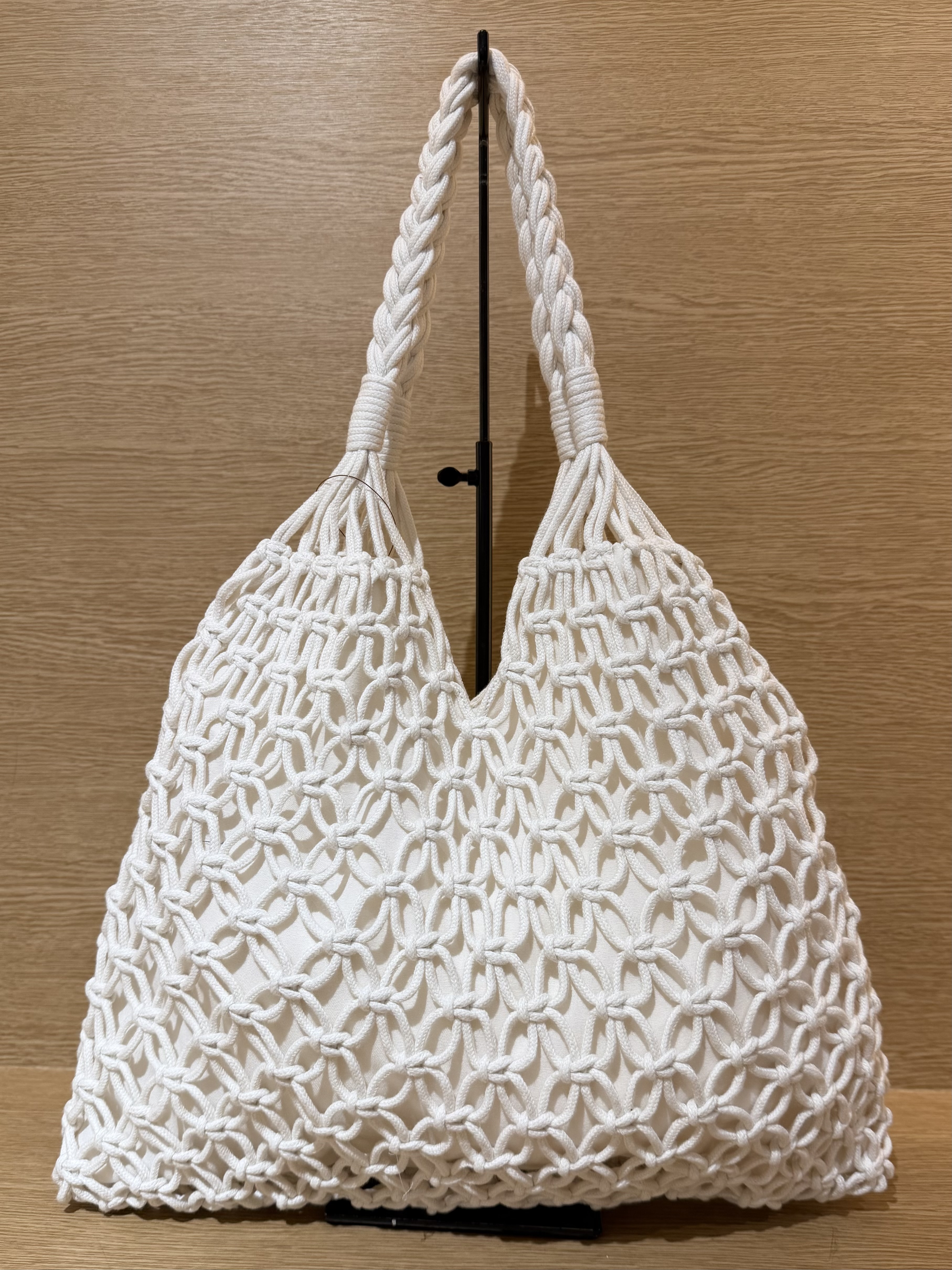 みーさんの「grove｜【貴島明日香さん着用/体型カバー】ON・OFF使えるスモッキングタックブラウス」を使ったコーディネート