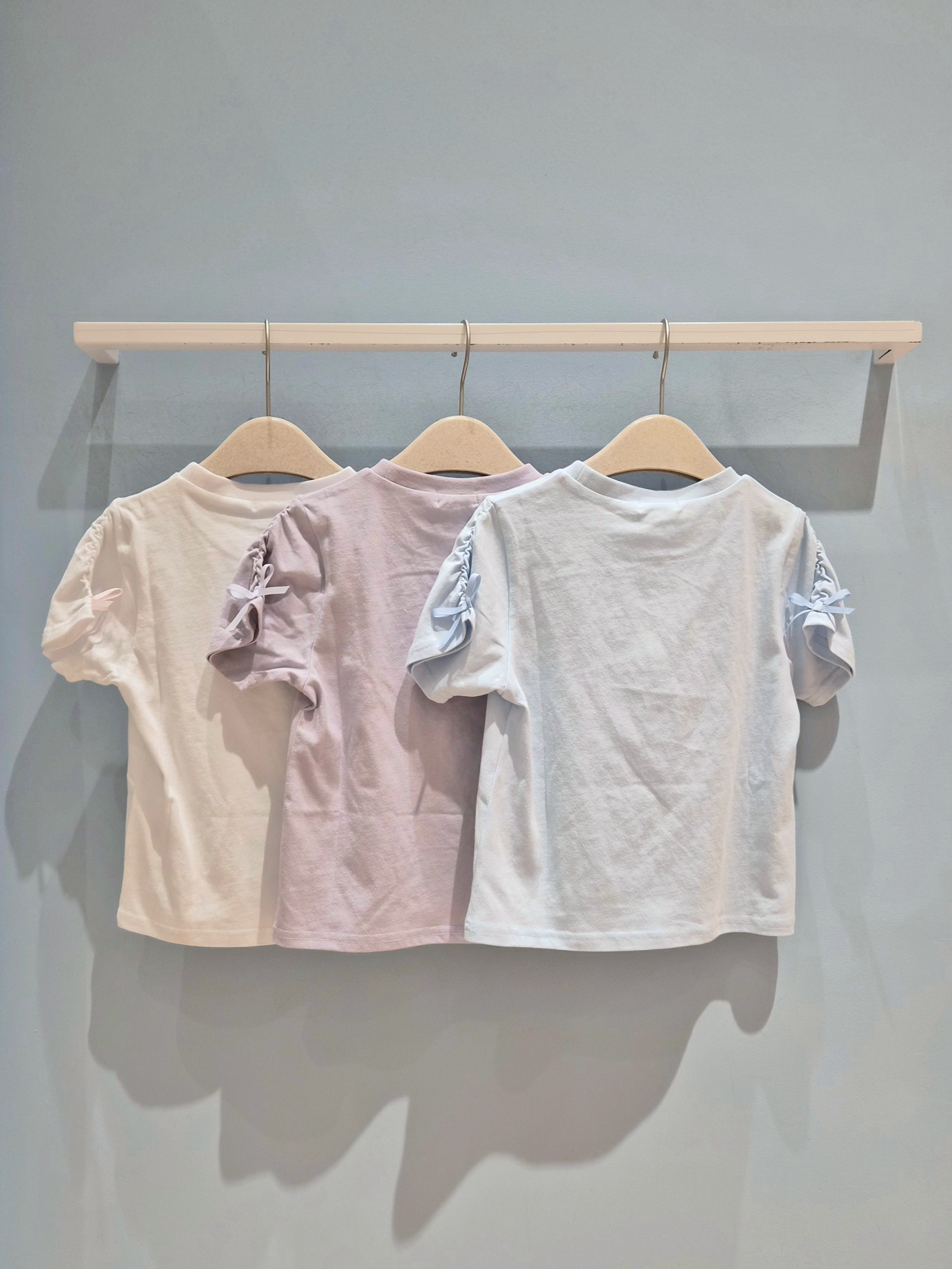 harumiruさんの「SHOO･LA･RUE｜【100-150cm】カップケージフレークTシャツ」を使ったコーディネート
