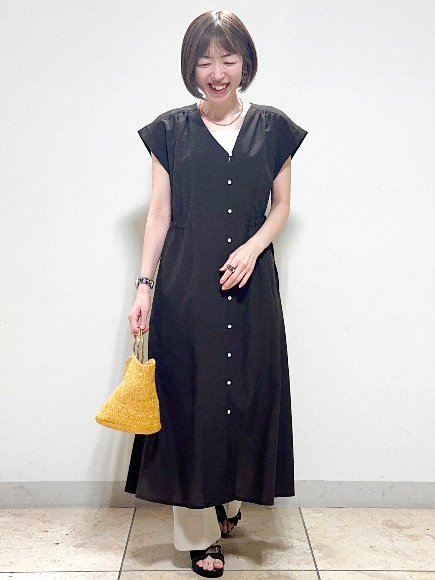 イト子さんの「Reflect｜【通気性あり／涼しい／マシンウォッシャブル】フロントボタンワンピース」を使ったコーディネート