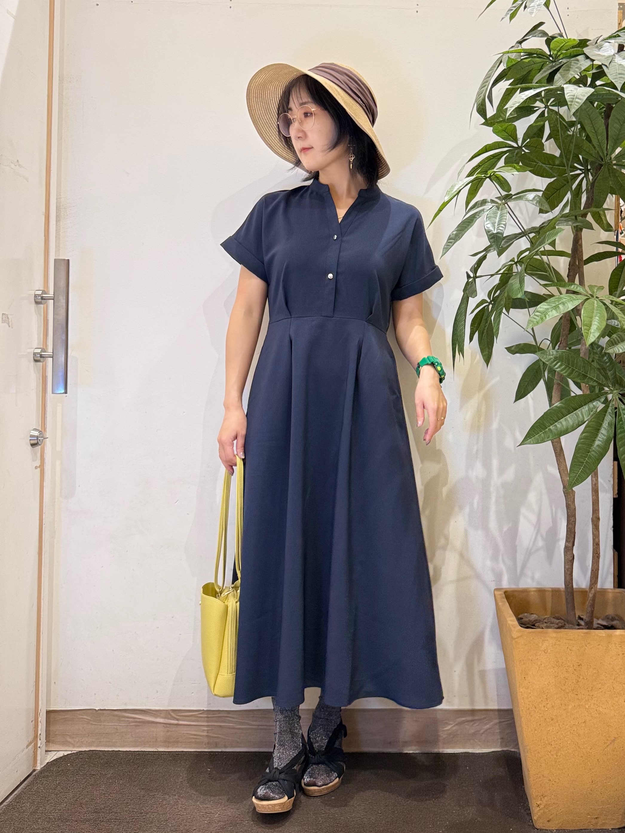 misakiさんの「SHOO･LA･RUE｜【洗濯機可／洗濯後しわになりにくい】ウエストタックフレンチワンピース」を使ったコーディネート