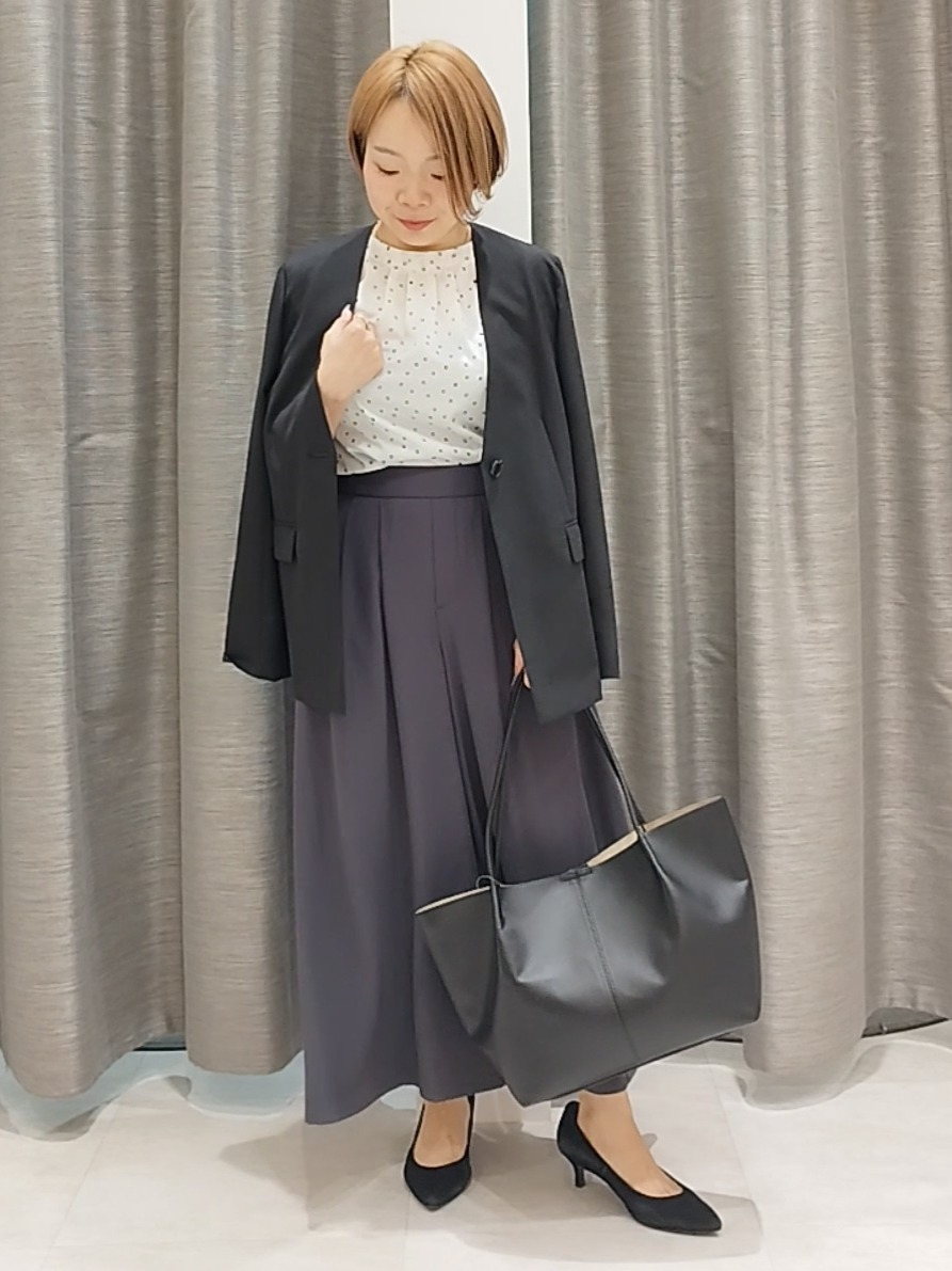s u g iさんの「UNTITLED｜【さらりと快適/セットアップ可/UV/接触冷感】スラブカラーレスジャケット」を使ったコーディネート